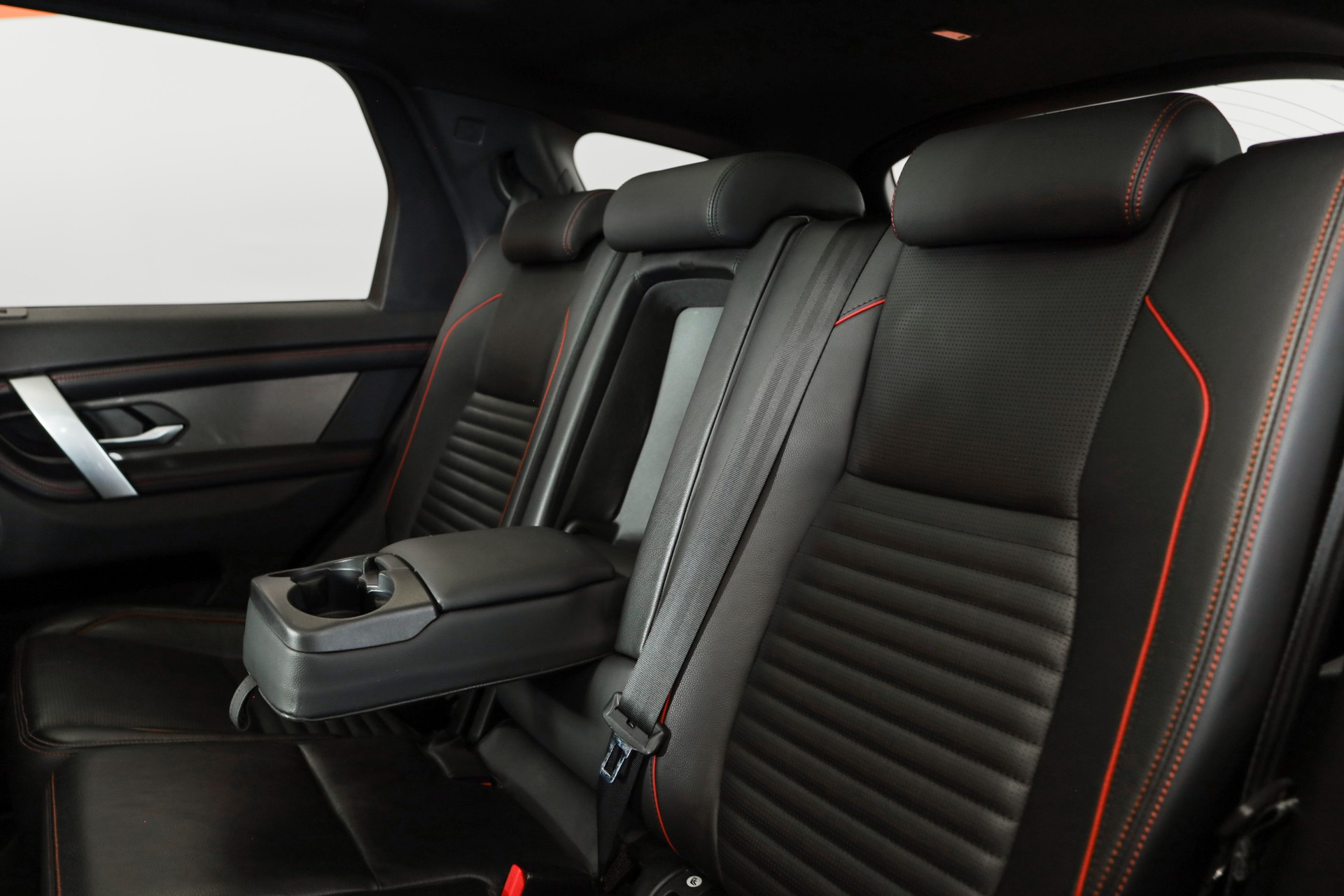LAND ROVER Discovery Sport R Dyn P250 2.0 Si4 MHEV SE AT9-image-19