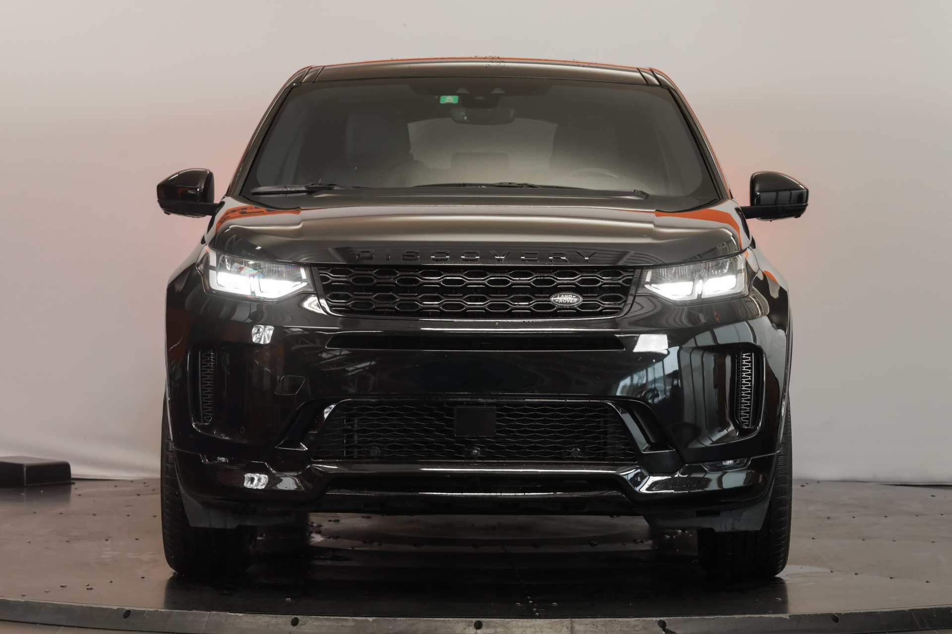 LAND ROVER Discovery Sport R Dyn P250 2.0 Si4 MHEV SE AT9-showroom-element-1