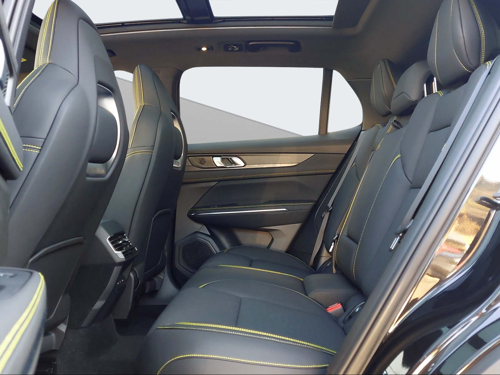LYNK & CO 01 1.5 PHEV More-image-11