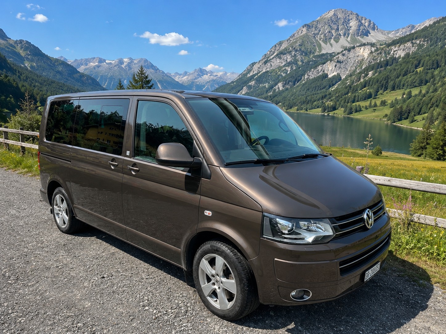 VW Mutli. D 4M BMT Highline DSG-image-1