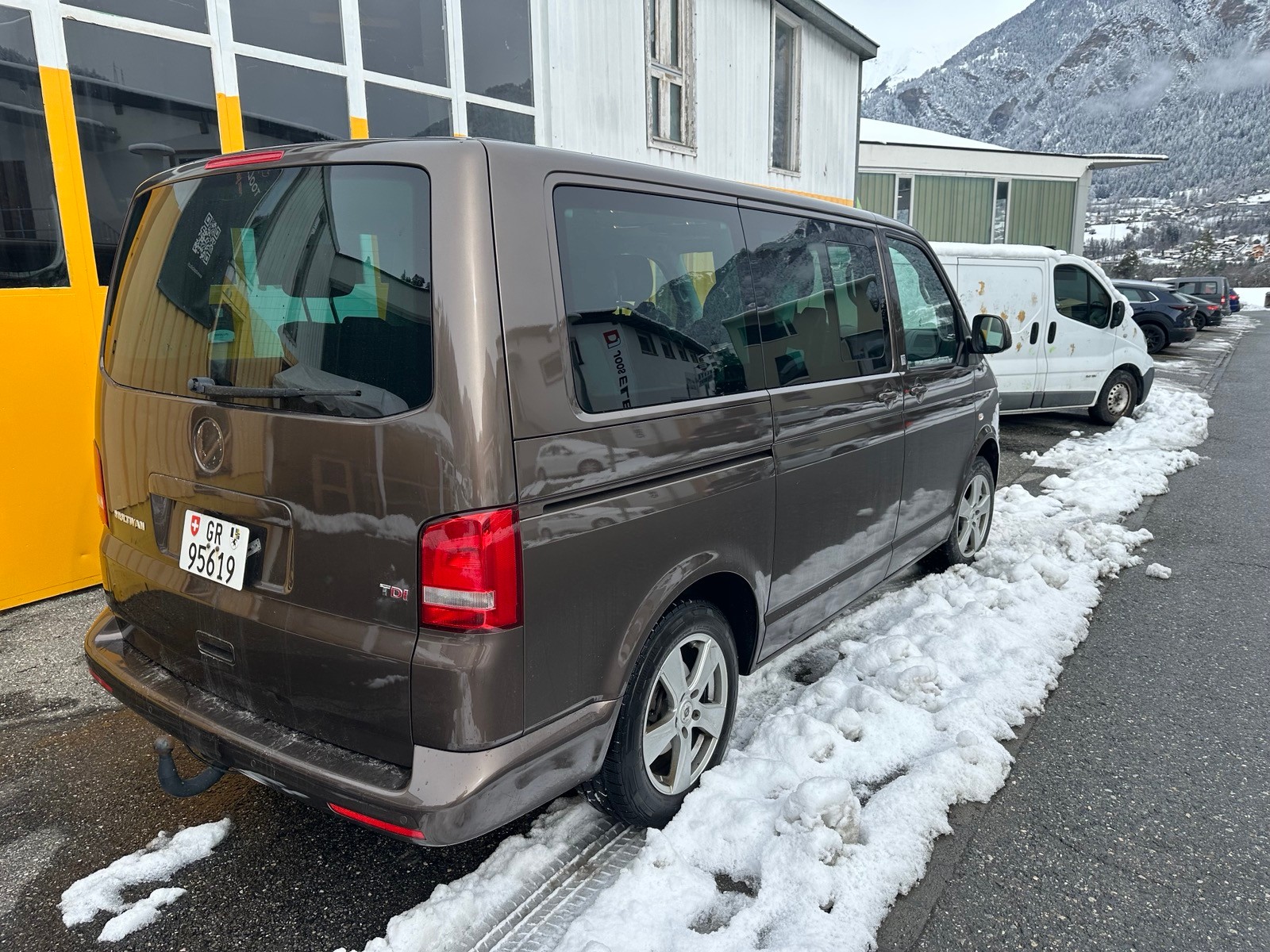 VW Mutli. D 4M BMT Highline DSG-image-1