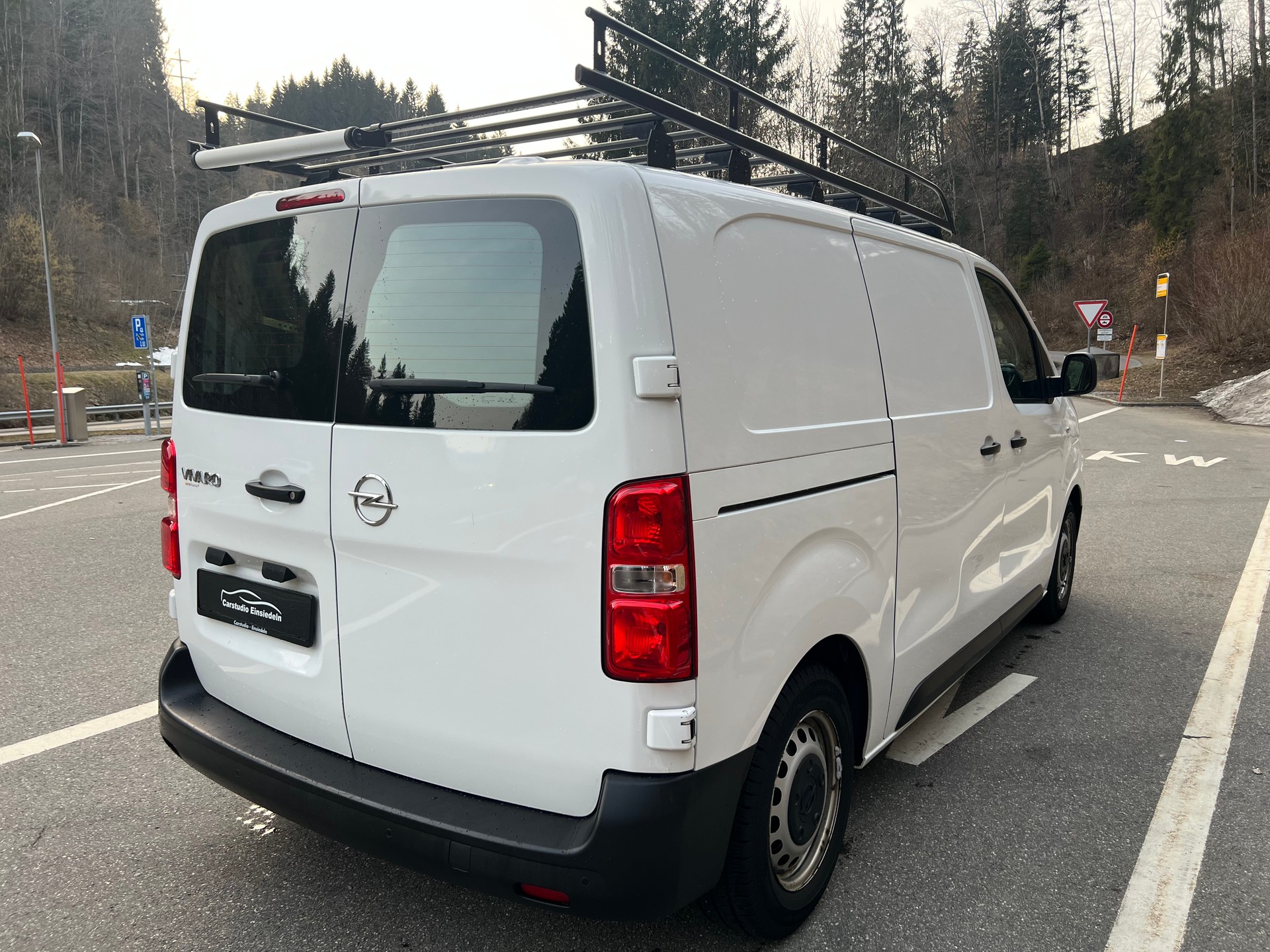 OPEL Vivaro Cargo 1.5 CDTI Inkl. Innenausbau!-image-5