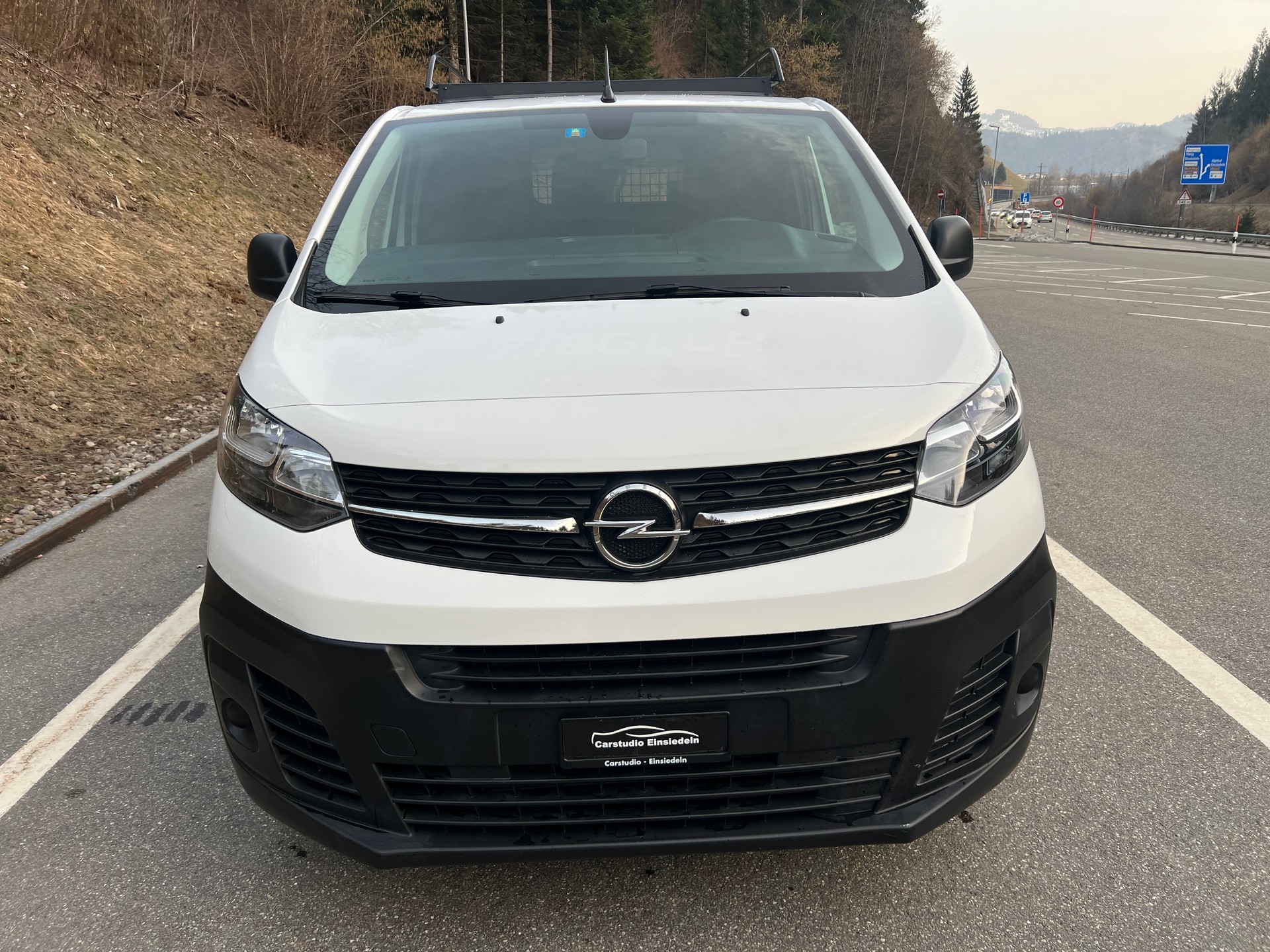 OPEL Vivaro Cargo 1.5 CDTI Inkl. Innenausbau!-image-1