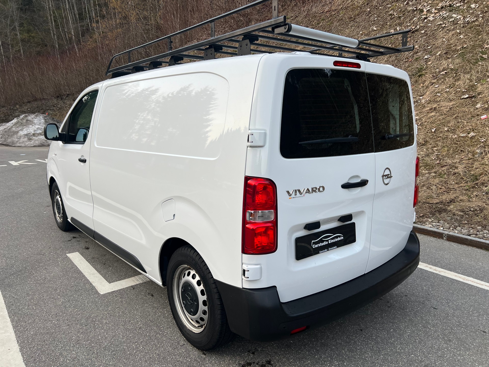 OPEL Vivaro Cargo 1.5 CDTI Inkl. Innenausbau!-image-3