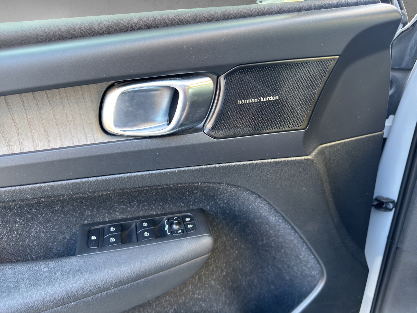 VOLVO XC40 T5 TwE Inscription DCT-image-12