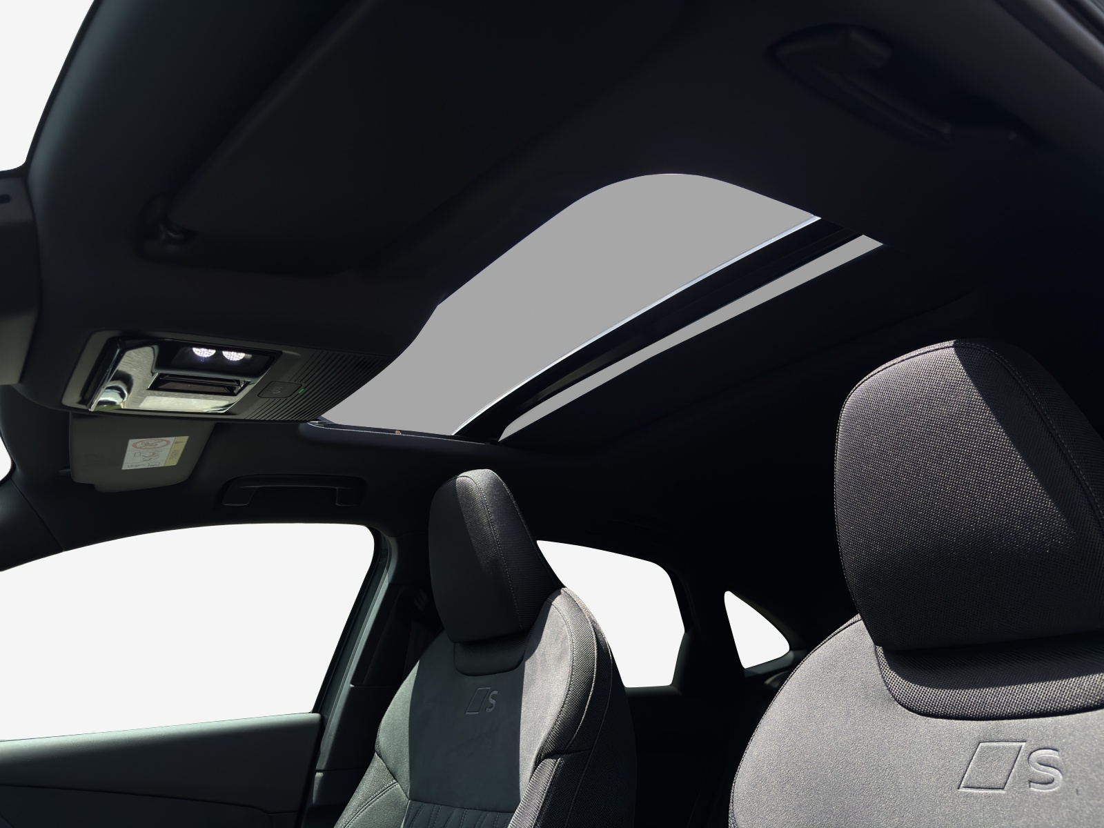 AUDI Q3 Sportback e-hybrid 200 kW S tronig-image-13