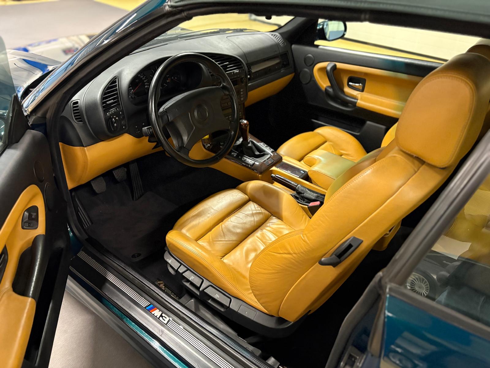 BMW M3 Cabrio-image-5