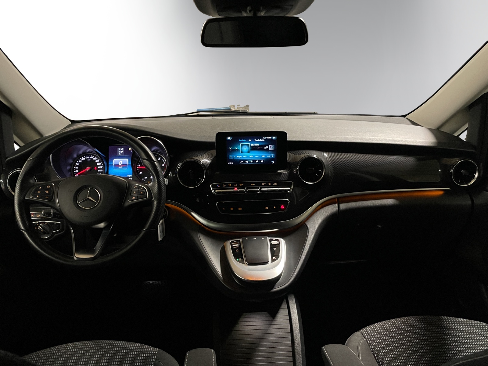 MERCEDES-BENZ V 220 d L 4Matic-image-10