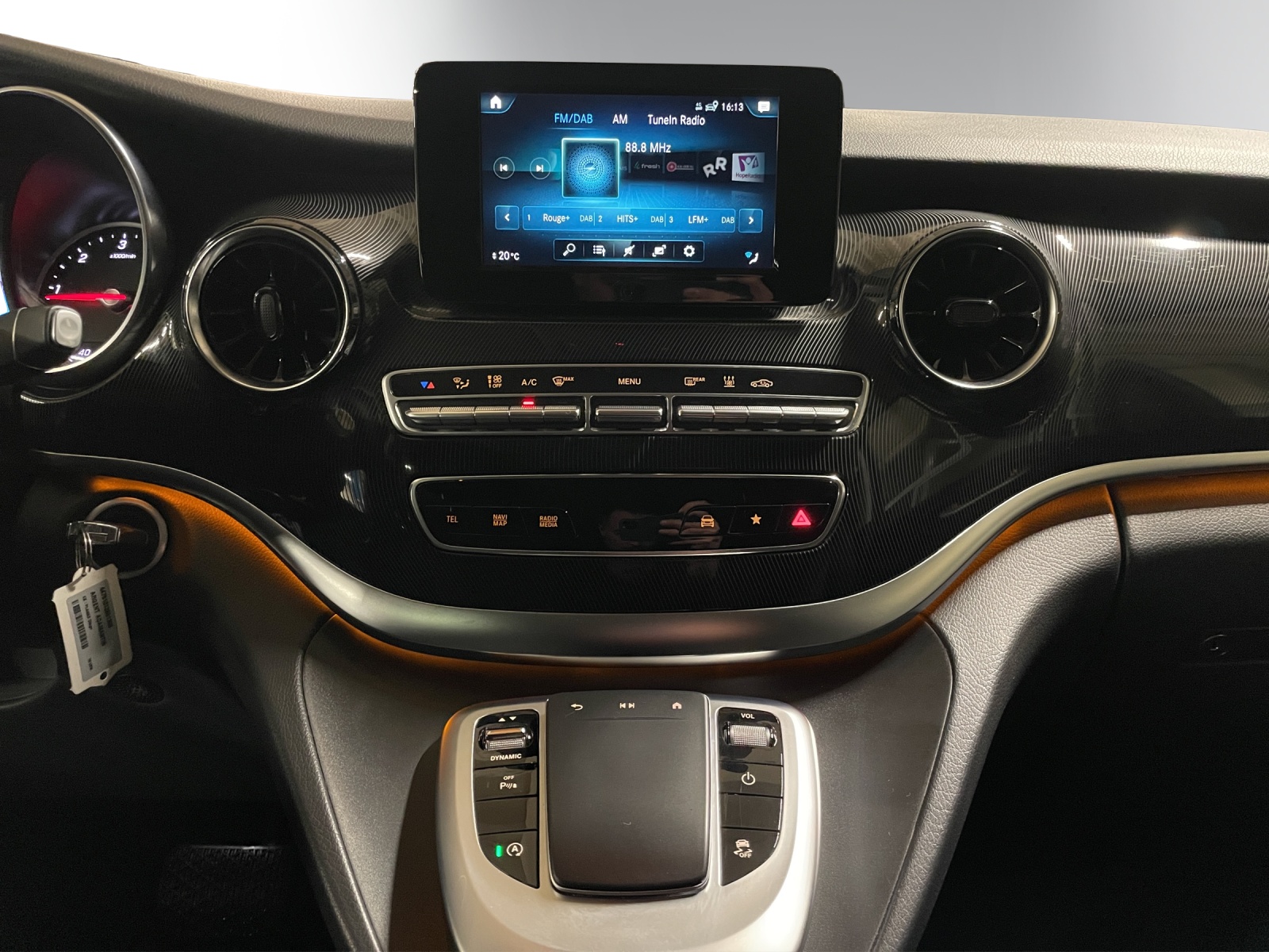 MERCEDES-BENZ V 220 d L 4Matic-image-12