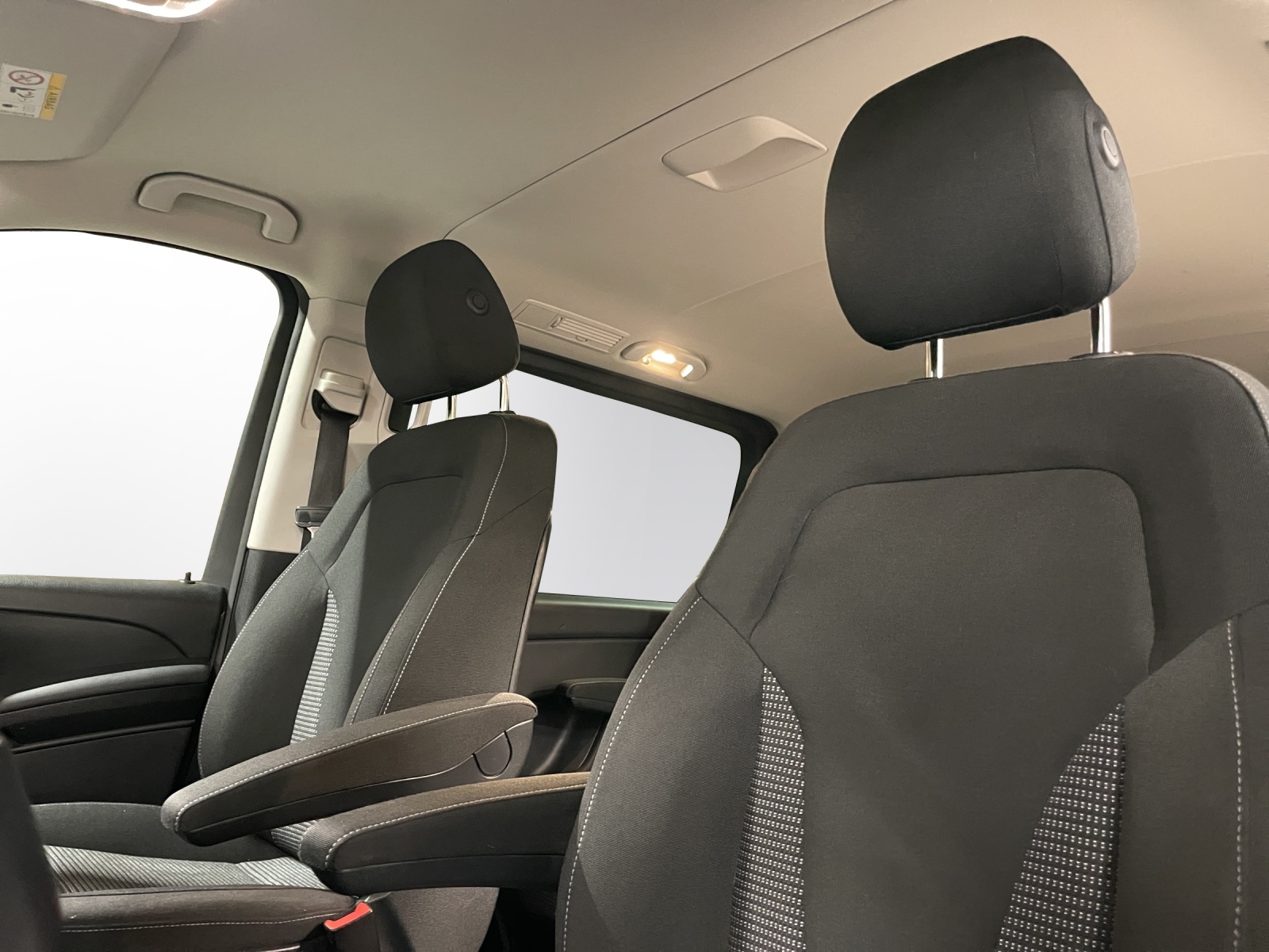 MERCEDES-BENZ V 220 d L 4Matic-image-7