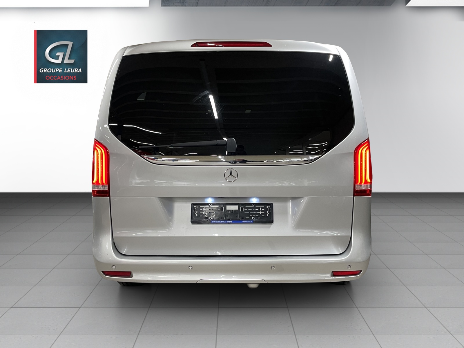 MERCEDES-BENZ V 220 d L 4Matic-showroom-element-3