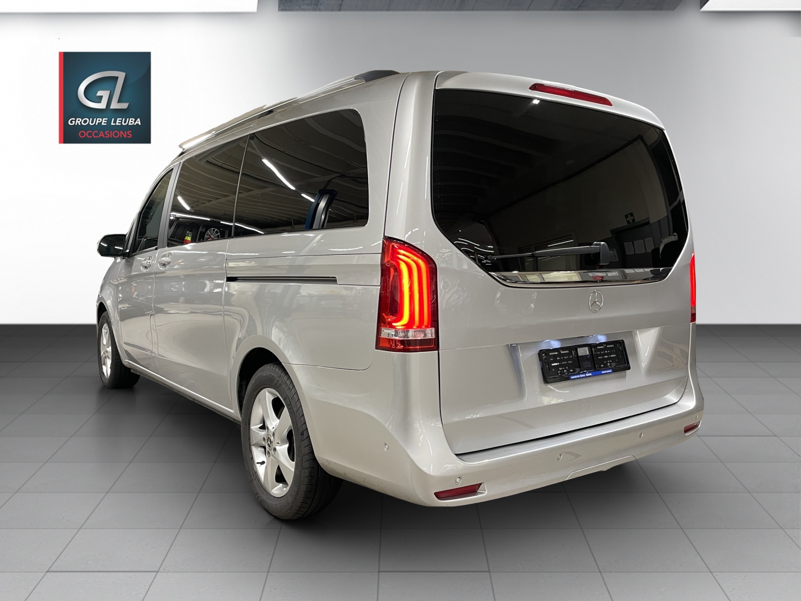 MERCEDES-BENZ V 220 d L 4Matic-showroom-element-2