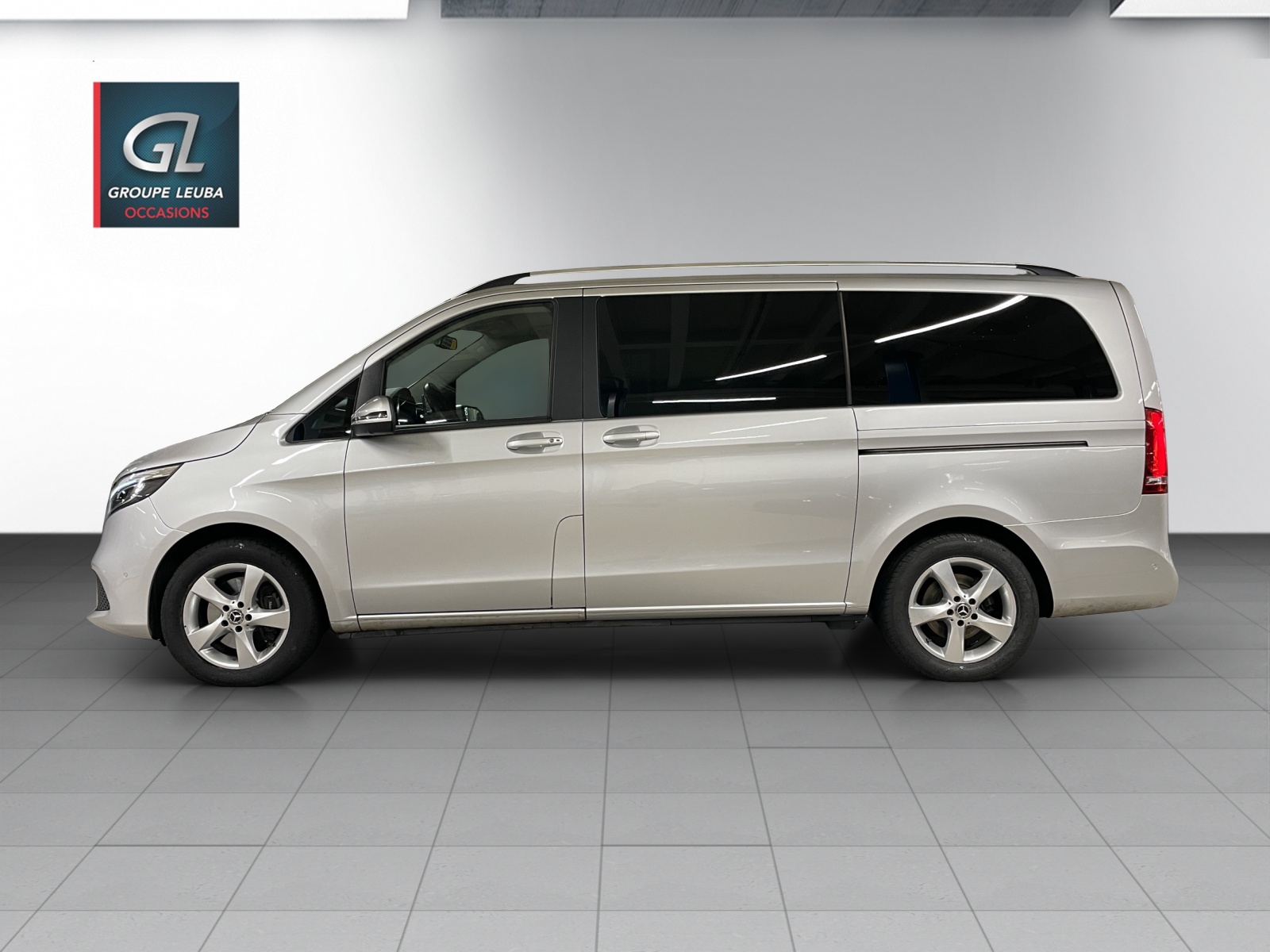 MERCEDES-BENZ V 220 d L 4Matic-showroom-element-1