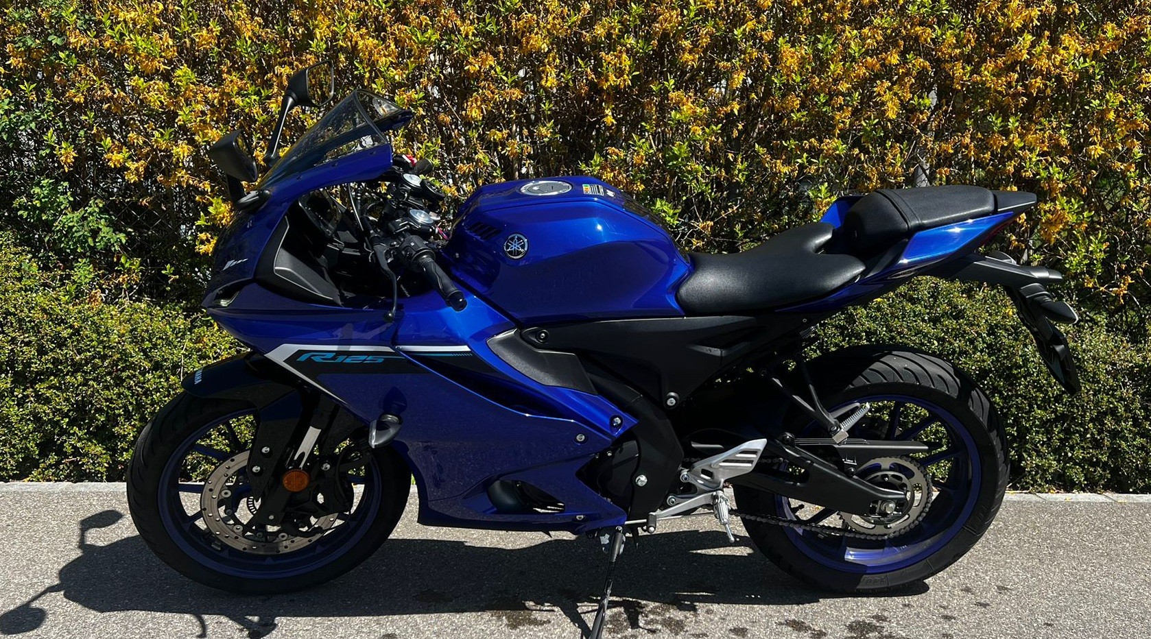 YAMAHA YZF-R 125 ABS-image-1