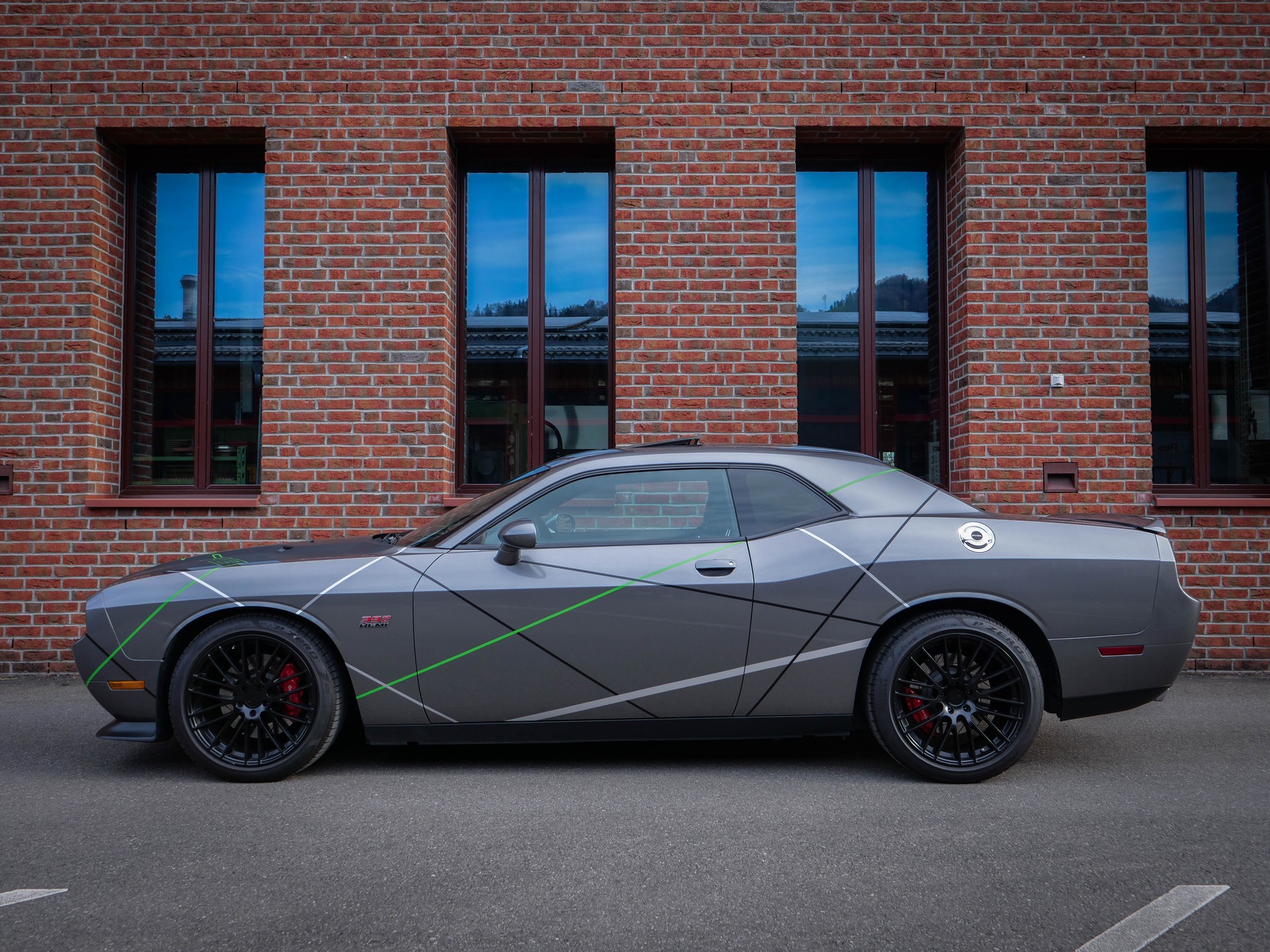 DODGE Challenger 6.4 V8 HEMI SRT8-image-2