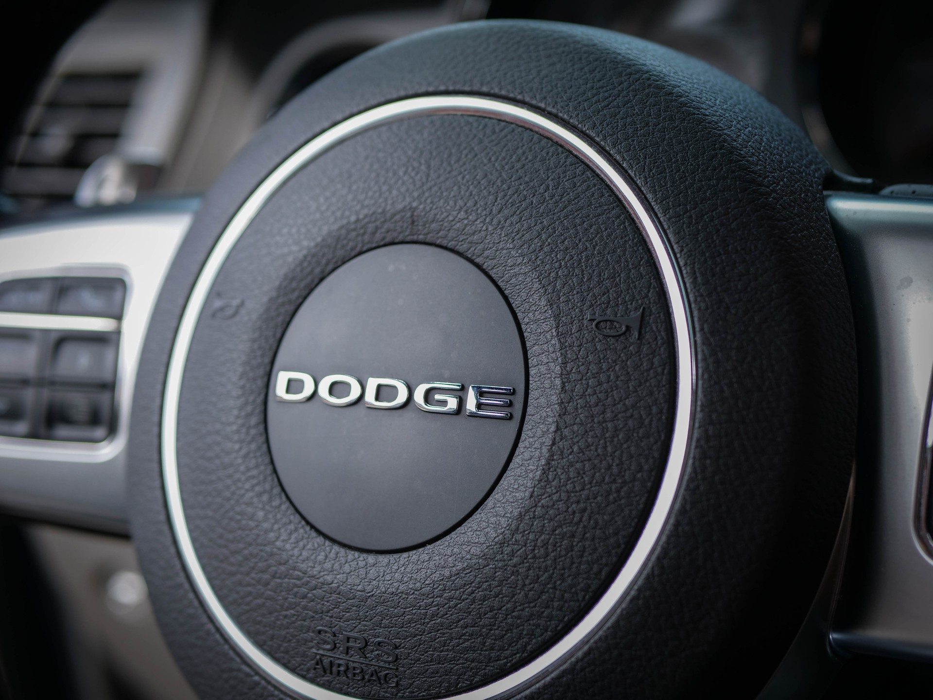 DODGE Challenger 6.4 V8 HEMI SRT8-image-14