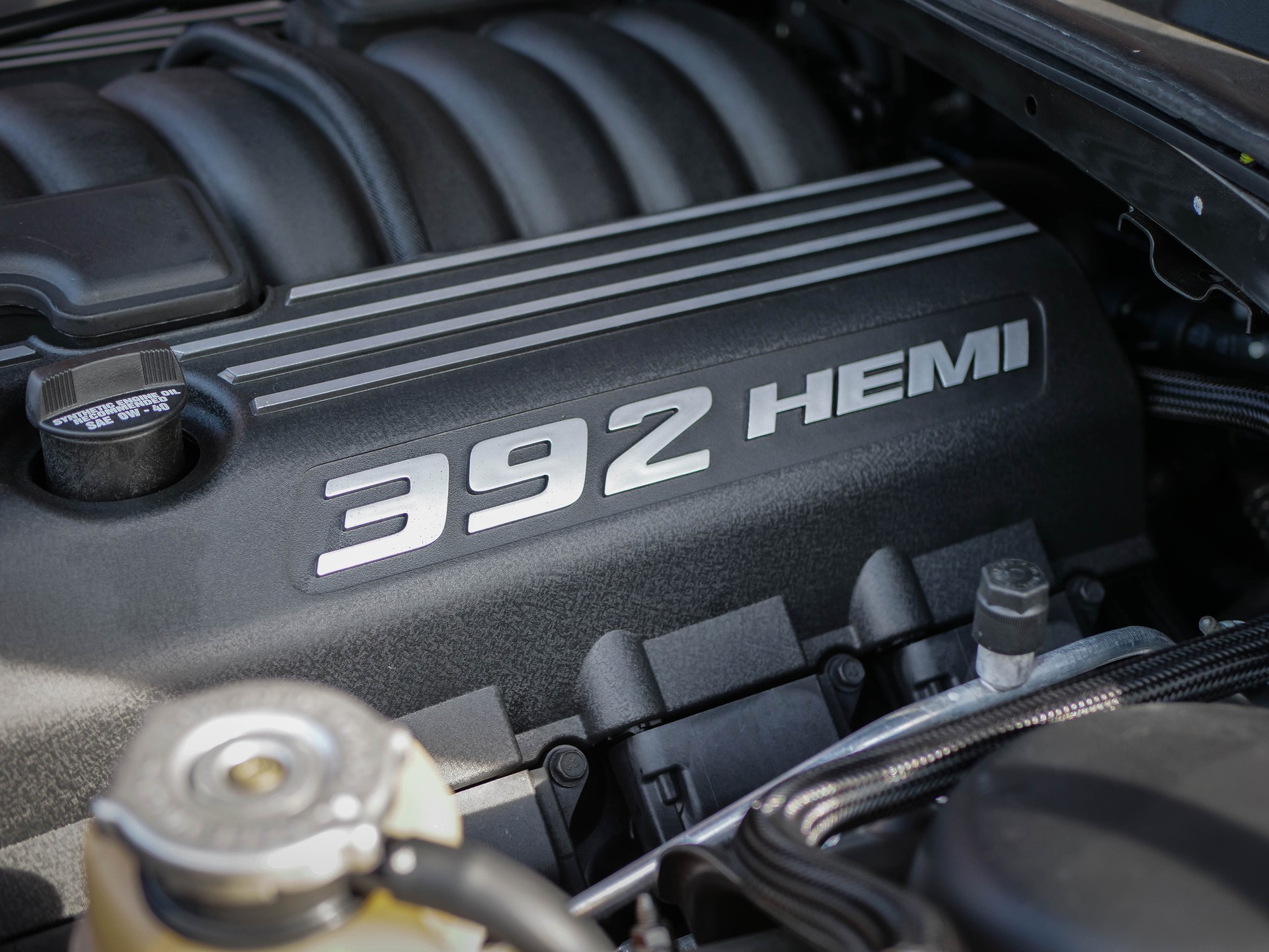 DODGE Challenger 6.4 V8 HEMI SRT8-image-10