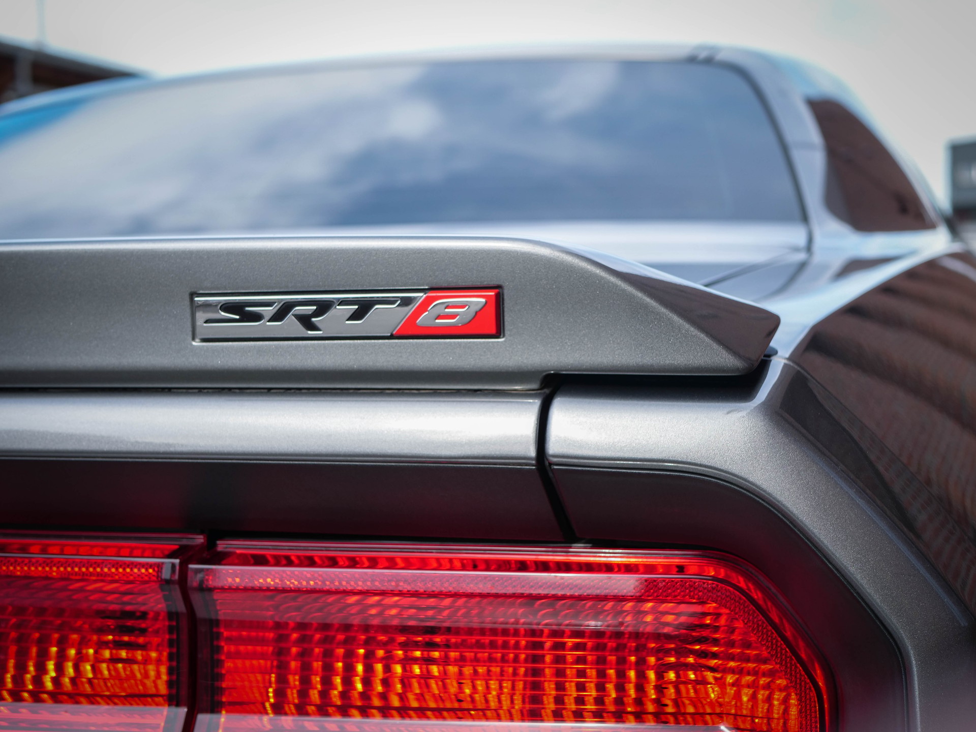DODGE Challenger 6.4 V8 HEMI SRT8-image-3