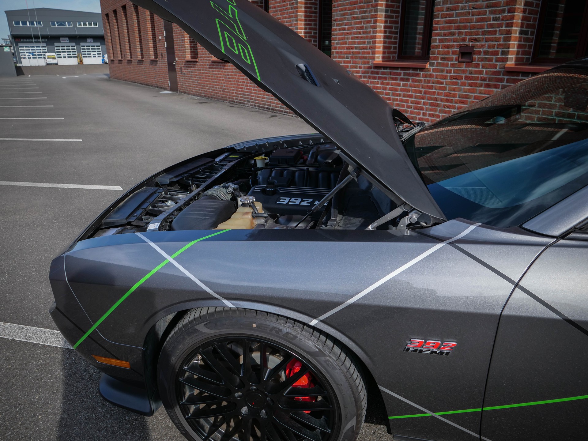 DODGE Challenger 6.4 V8 HEMI SRT8-image-8
