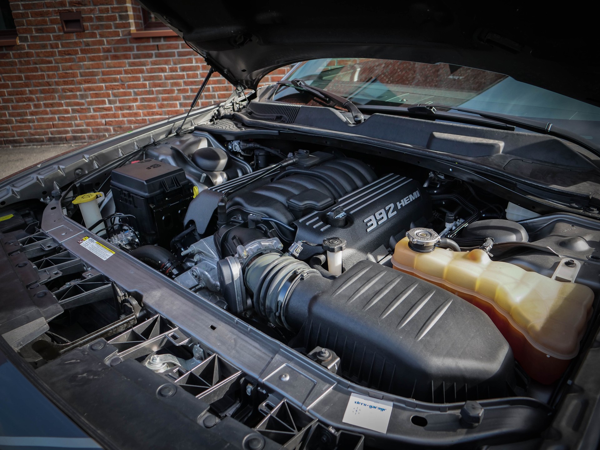 DODGE Challenger 6.4 V8 HEMI SRT8-image-9