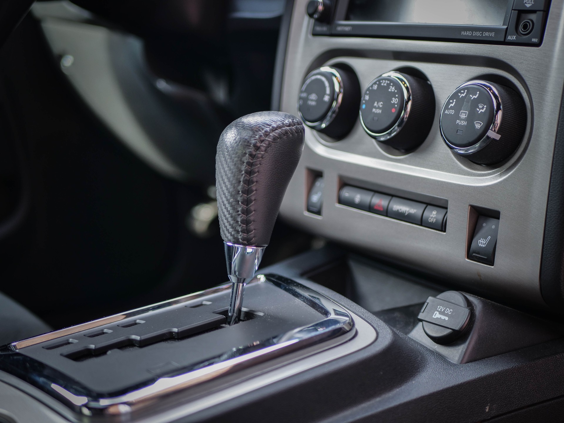 DODGE Challenger 6.4 V8 HEMI SRT8-image-4