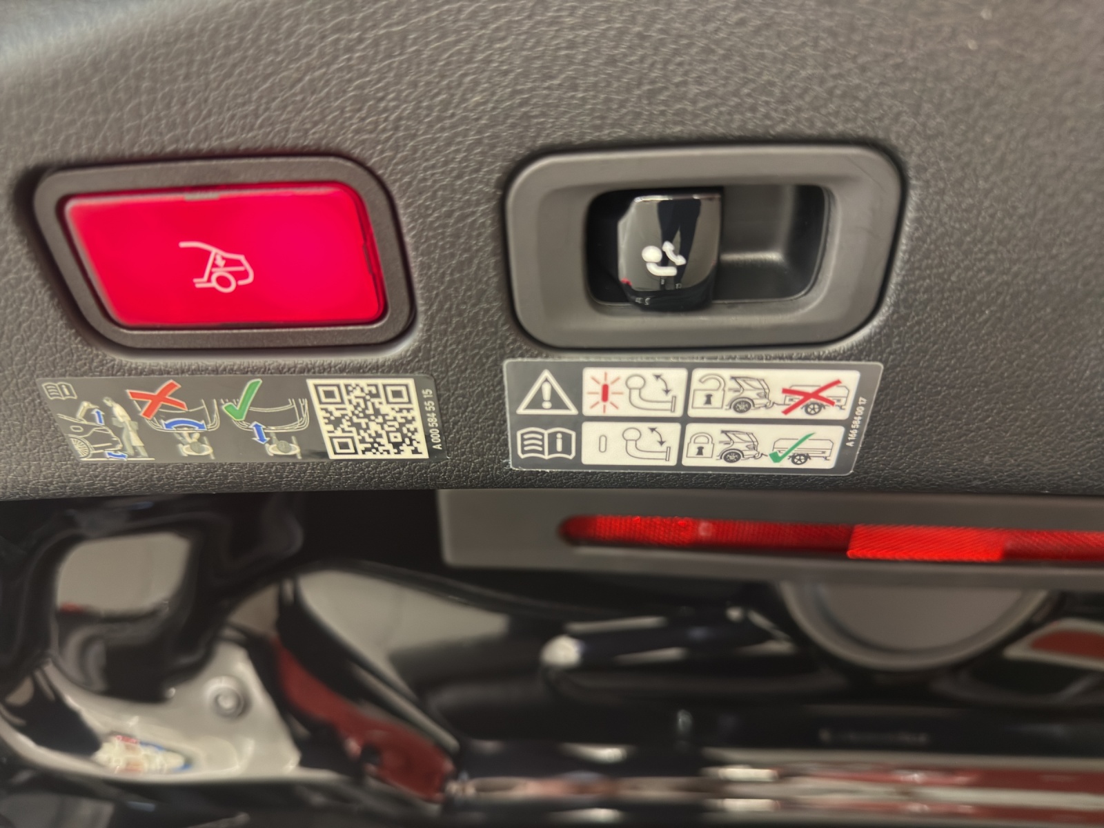 MERCEDES-BENZ CLE 53 4M+ AMG / DISTRONIC / 360 Grad Kamera / AMG Real Performance Sound-image-15
