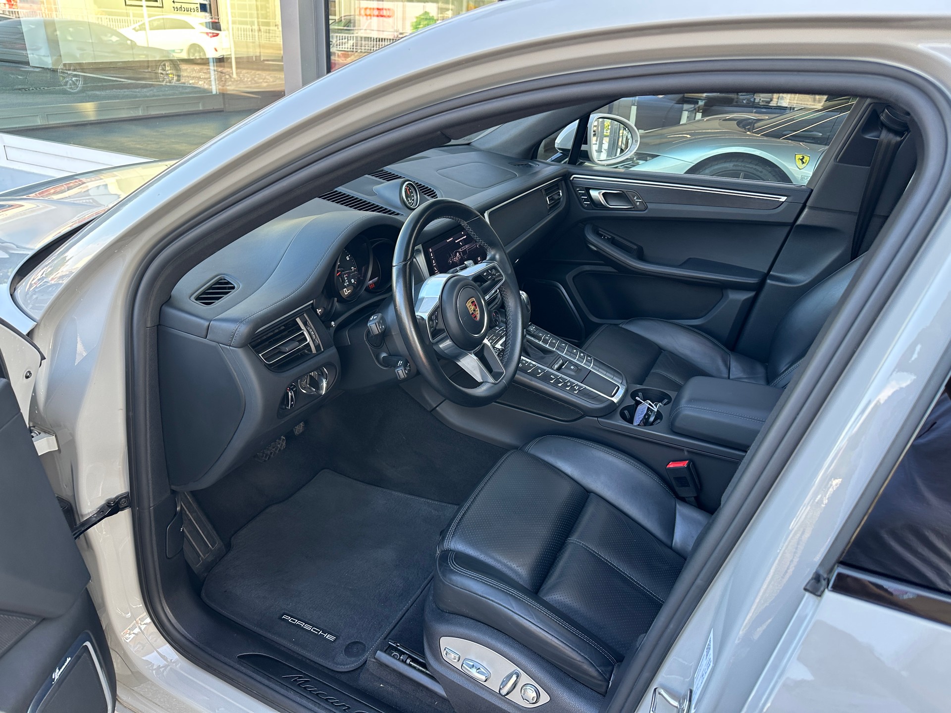 PORSCHE Macan GTS PDK-image-11