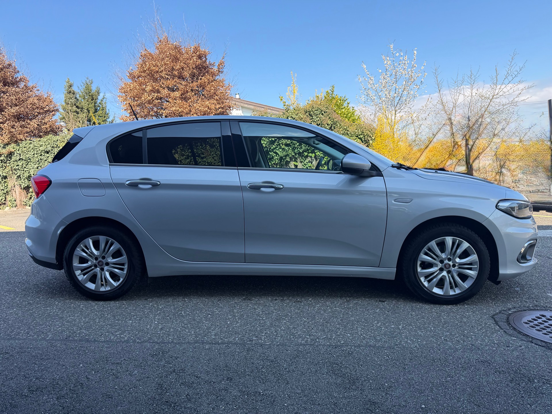 FIAT Tipo 1.4 T-Jet Lounge-showroom-element-1