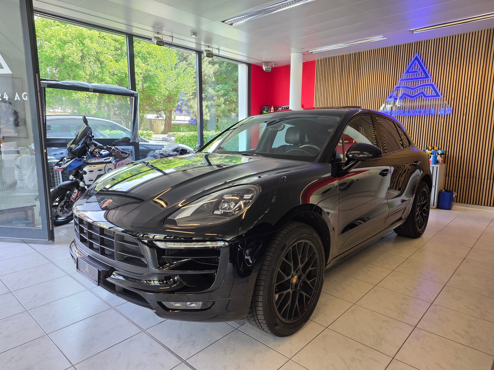 PORSCHE Macan 3.0 V6 GTS ''Frisch ab grossem Service''-image-2