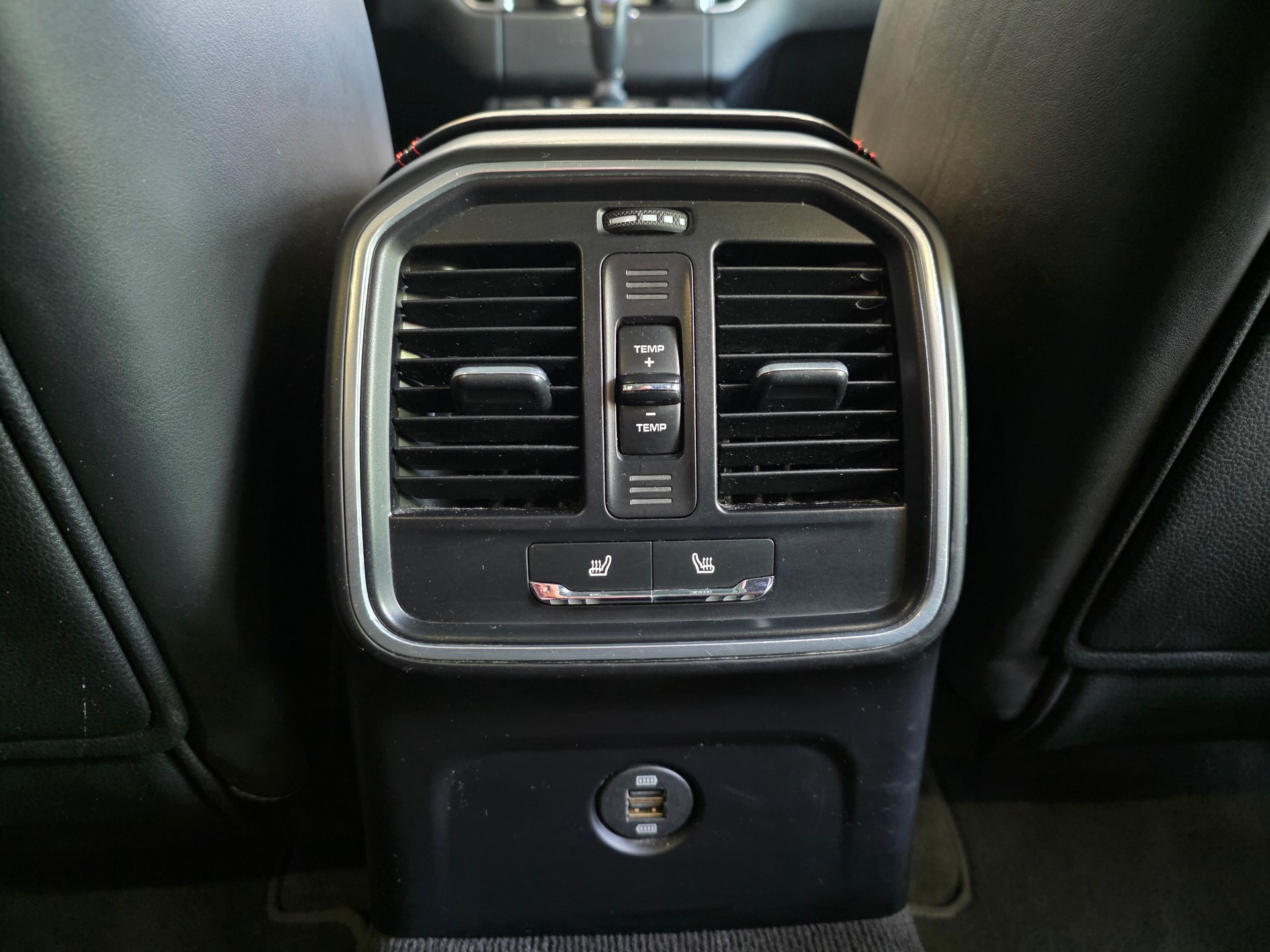 PORSCHE Macan 3.0 V6 GTS ''Frisch ab grossem Service''-image-12
