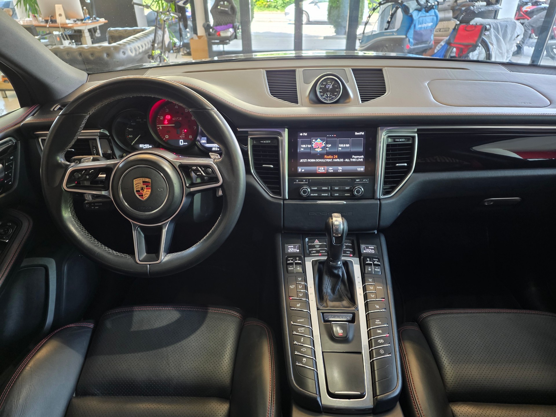 PORSCHE Macan 3.0 V6 GTS ''Frisch ab grossem Service''-image-7