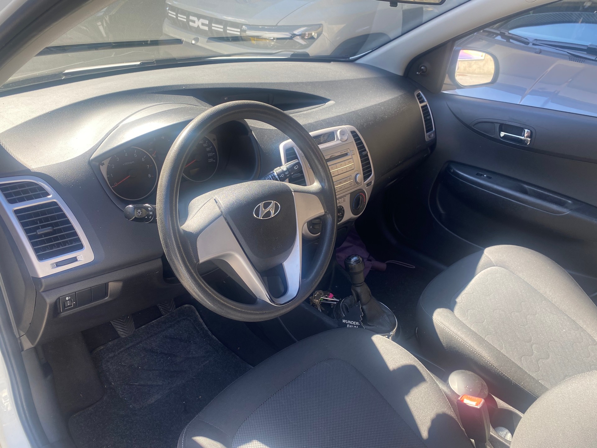 HYUNDAI i20 1.2 Comfort-image-4
