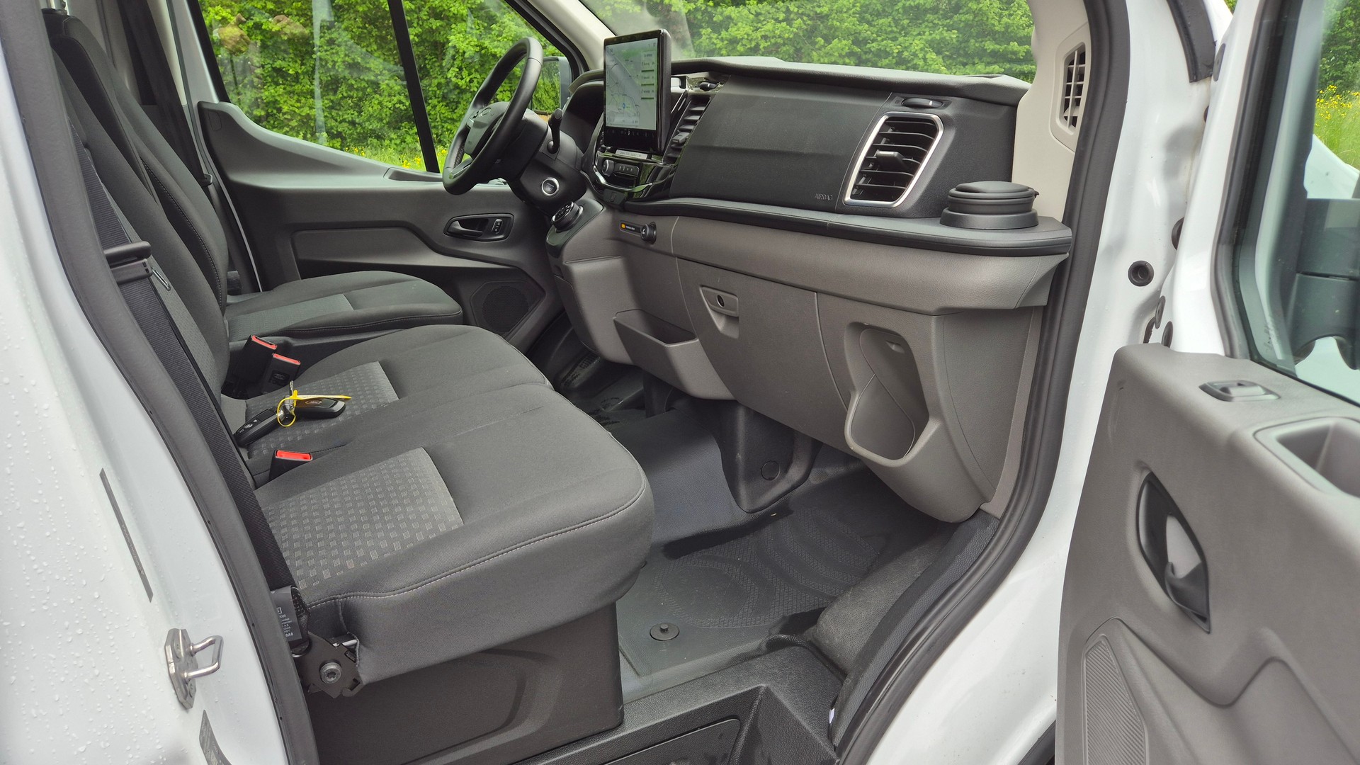 FORD E-Transit Van 350 L2H3 Trend RWD 68kWh-image-9