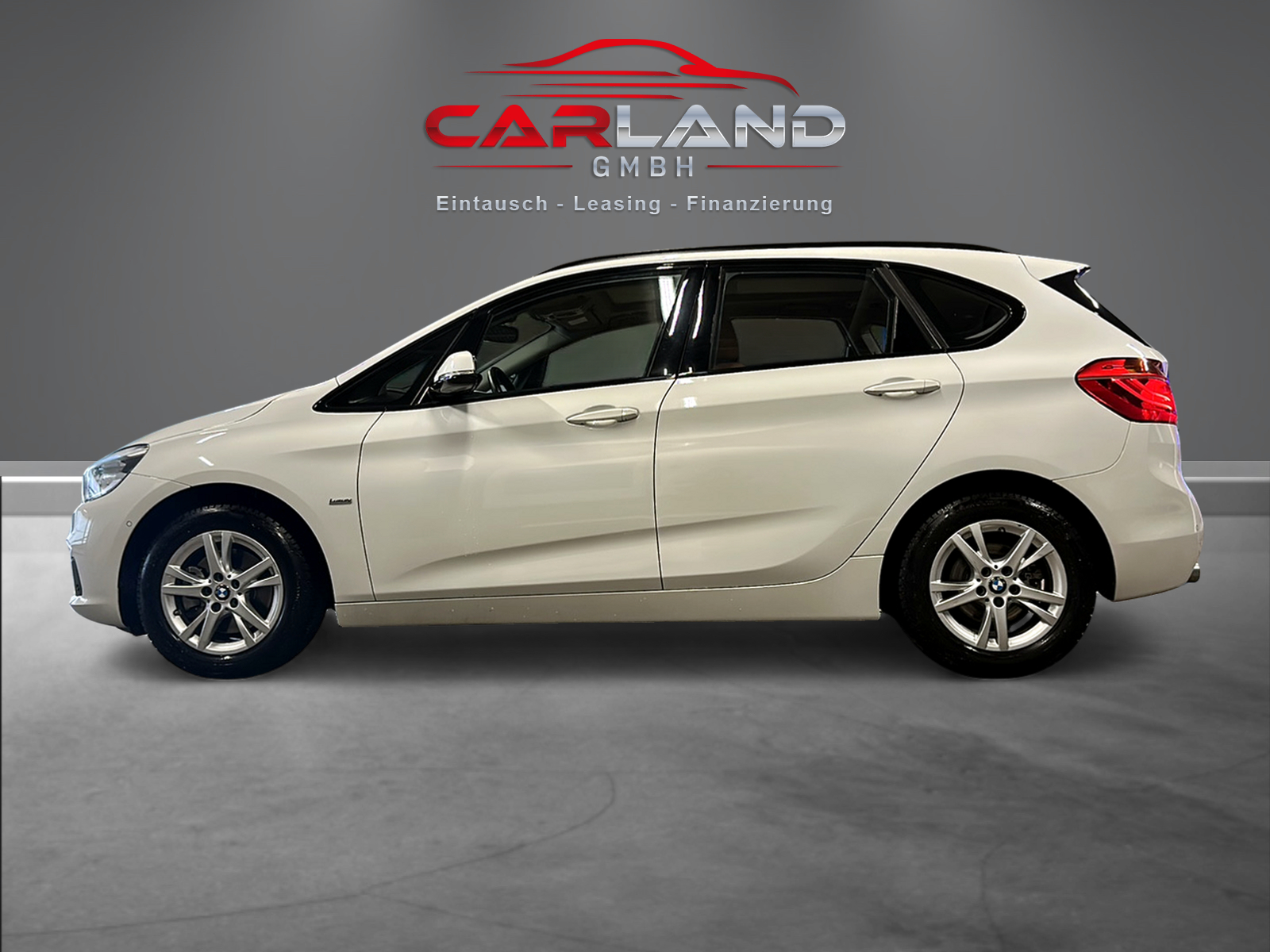 BMW 220i Active Tourer Luxury Line Steptronic-showroom-element-1