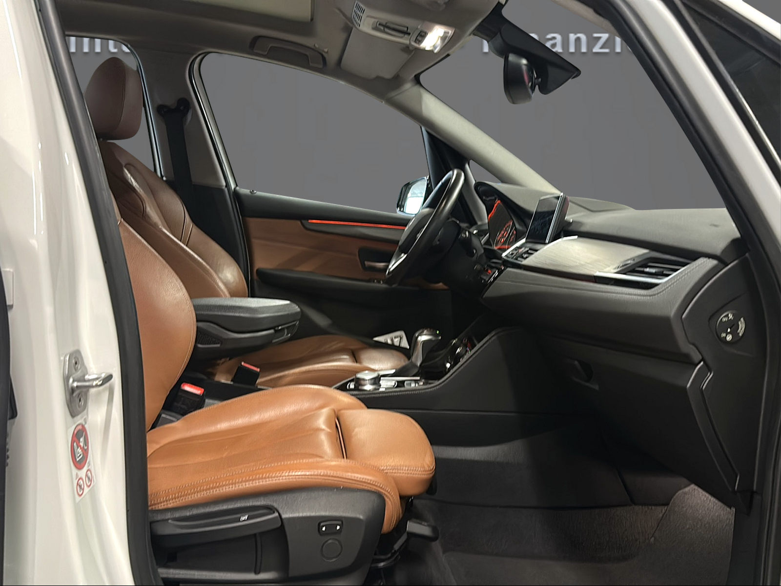 BMW 220i Active Tourer Luxury Line Steptronic-image-10
