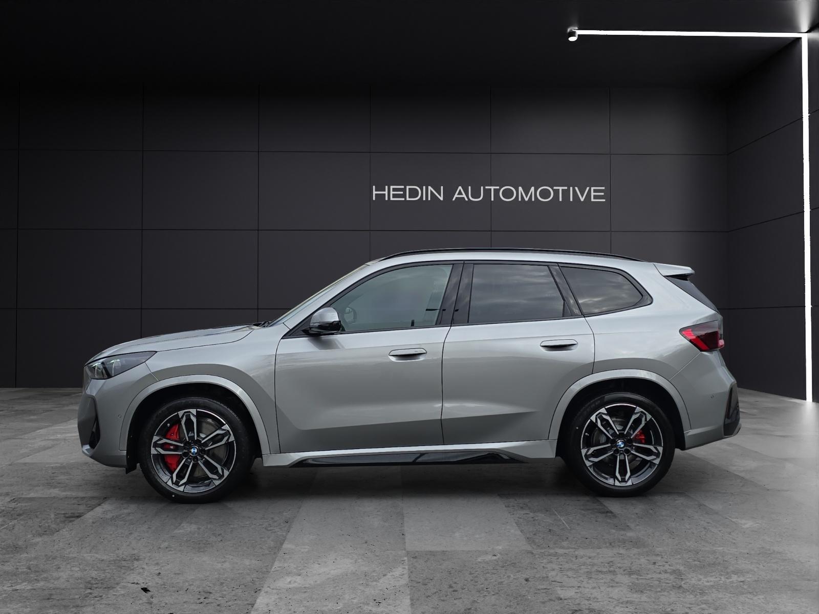 BMW iX1 30 xDrive-showroom-element-2