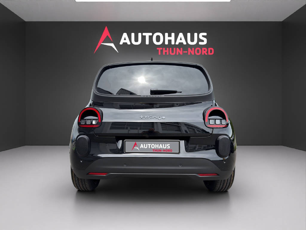 RENAULT Twingo E-Tech Urban Range techno-showroom-element-3