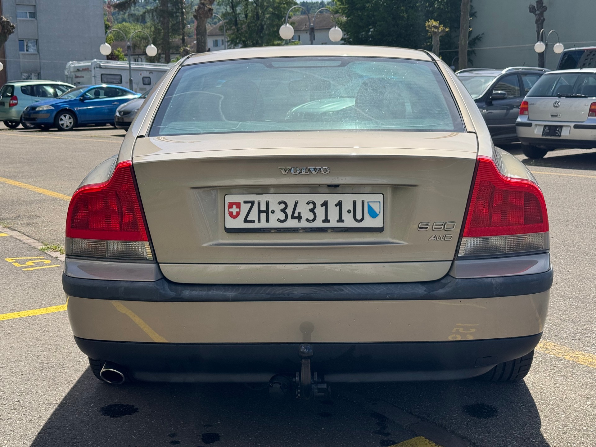 VOLVO S60 2.5T AWD-image-3