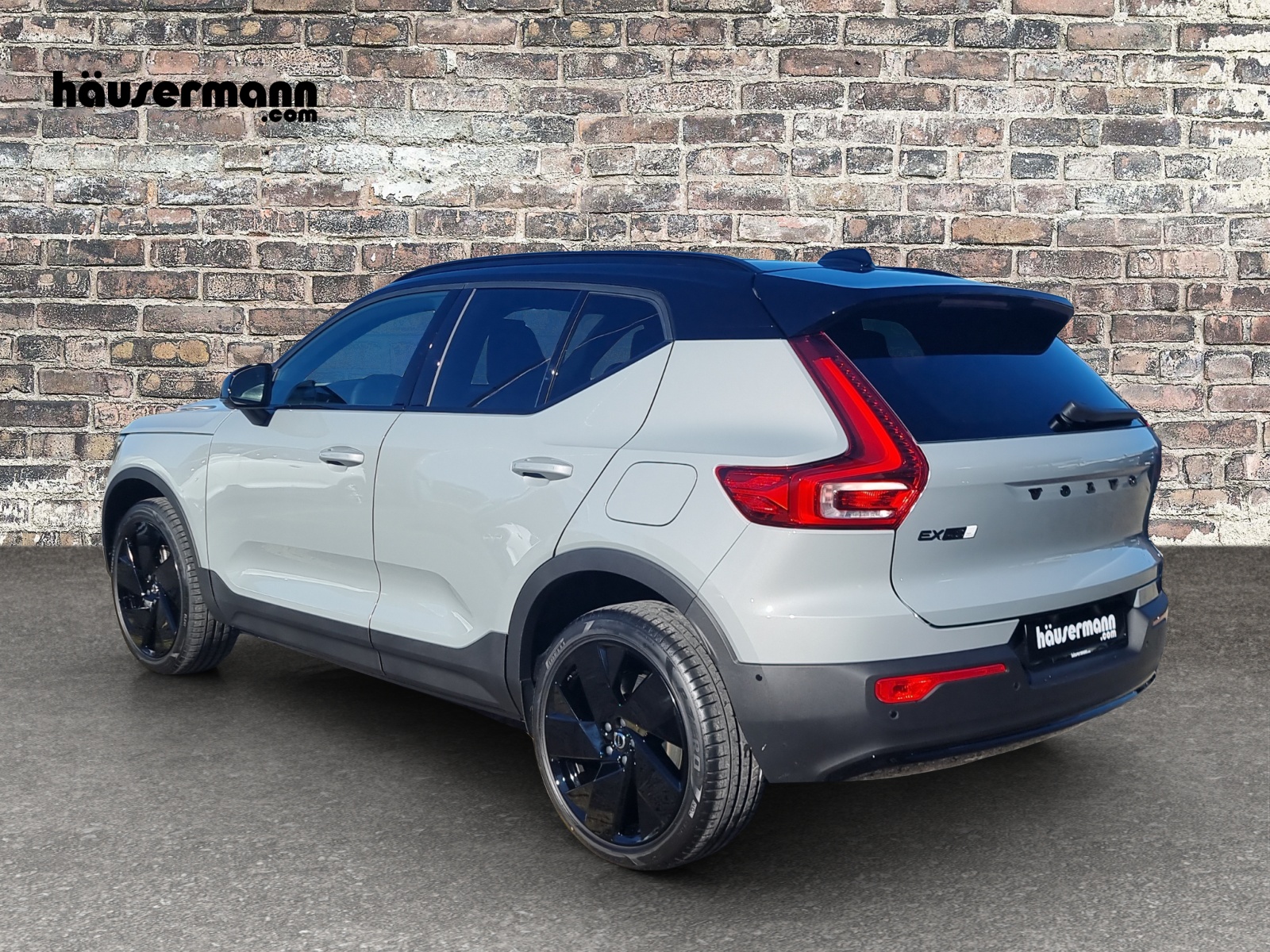 VOLVO EX40 Twin Black Edition AWD-showroom-element-3