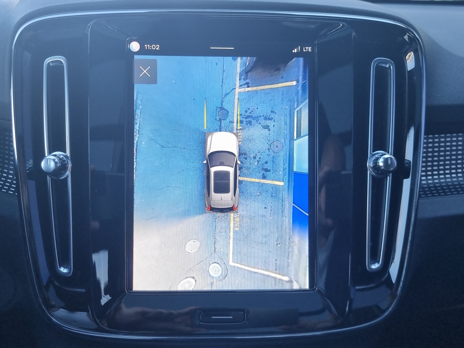 VOLVO EX40 Twin Black Edition AWD-image-14