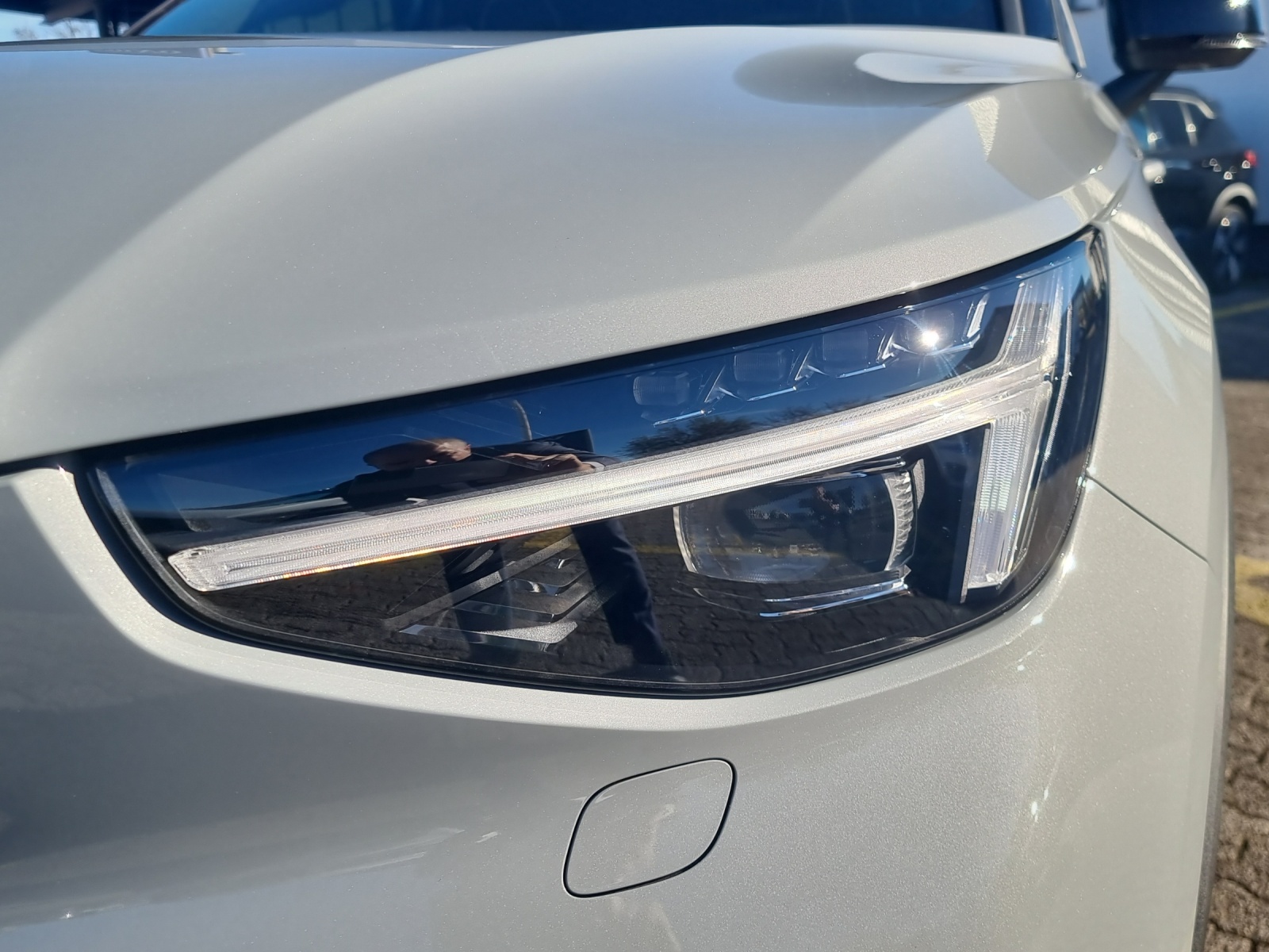 VOLVO EX40 Twin Black Edition AWD-image-7