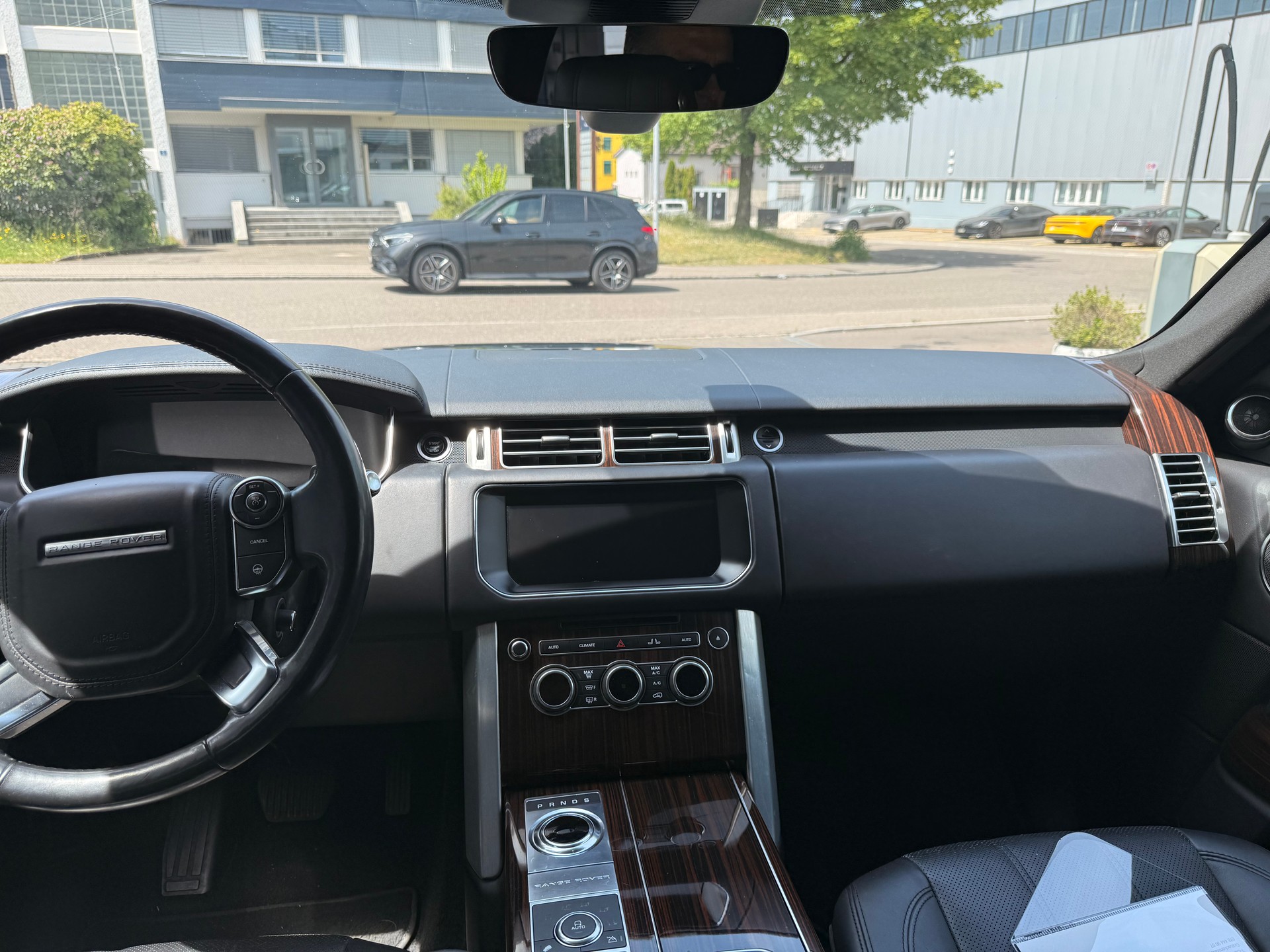 LAND ROVER Range Rover 4.4 SDV8 Vogue Automatic-image-12