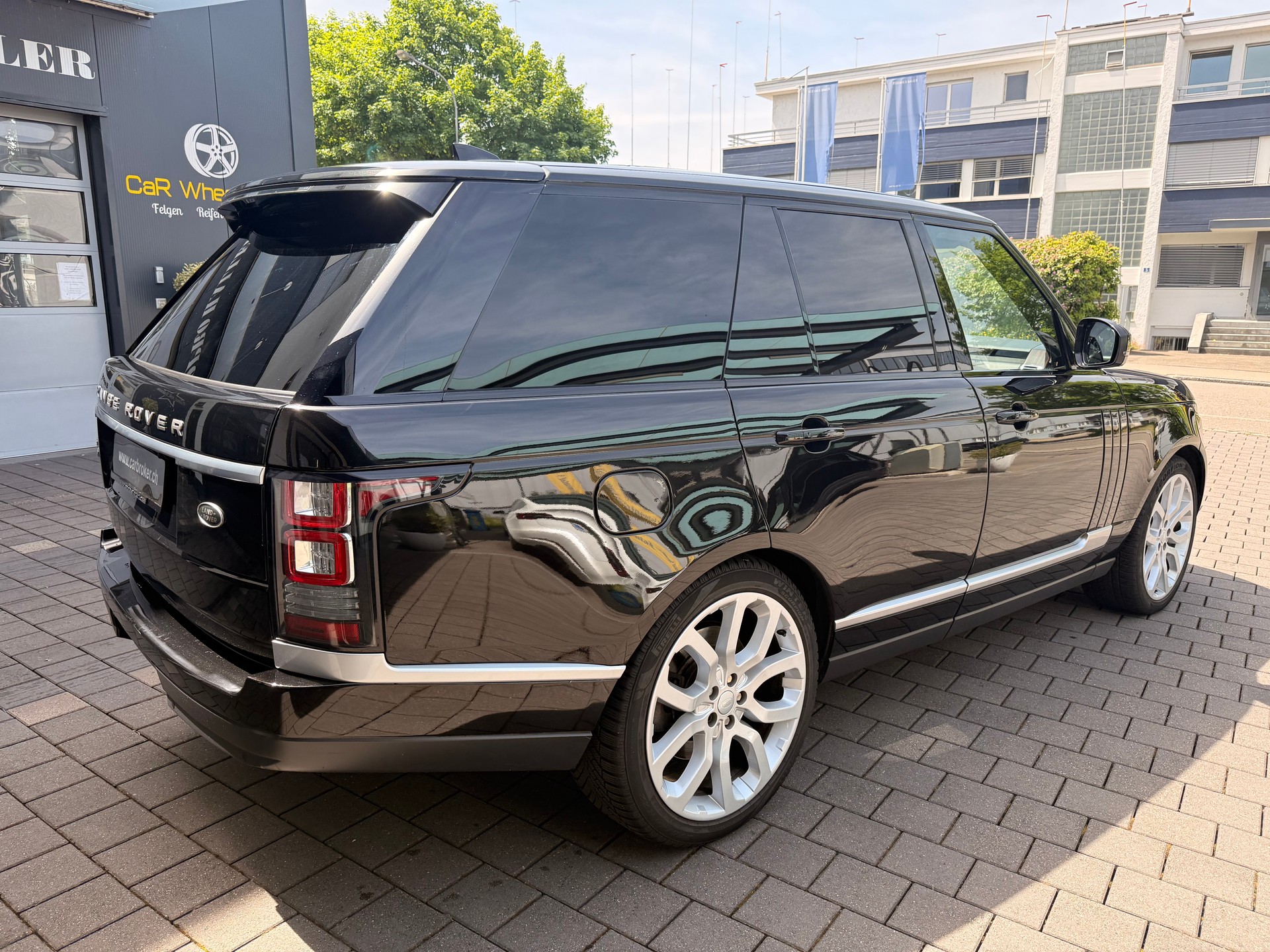 LAND ROVER Range Rover 4.4 SDV8 Vogue Automatic-image-7