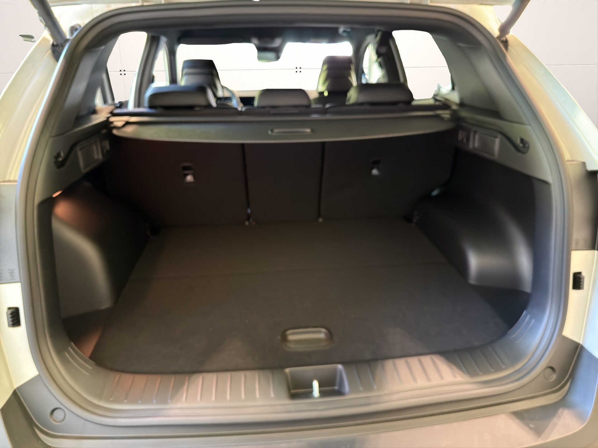 KIA Sportage 1.6T-GDi HEV Black Edition 4x4 A-image-9