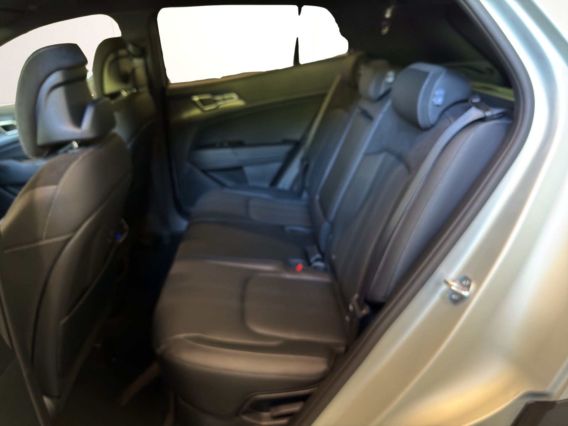 KIA Sportage 1.6T-GDi HEV Black Edition 4x4 A-image-8