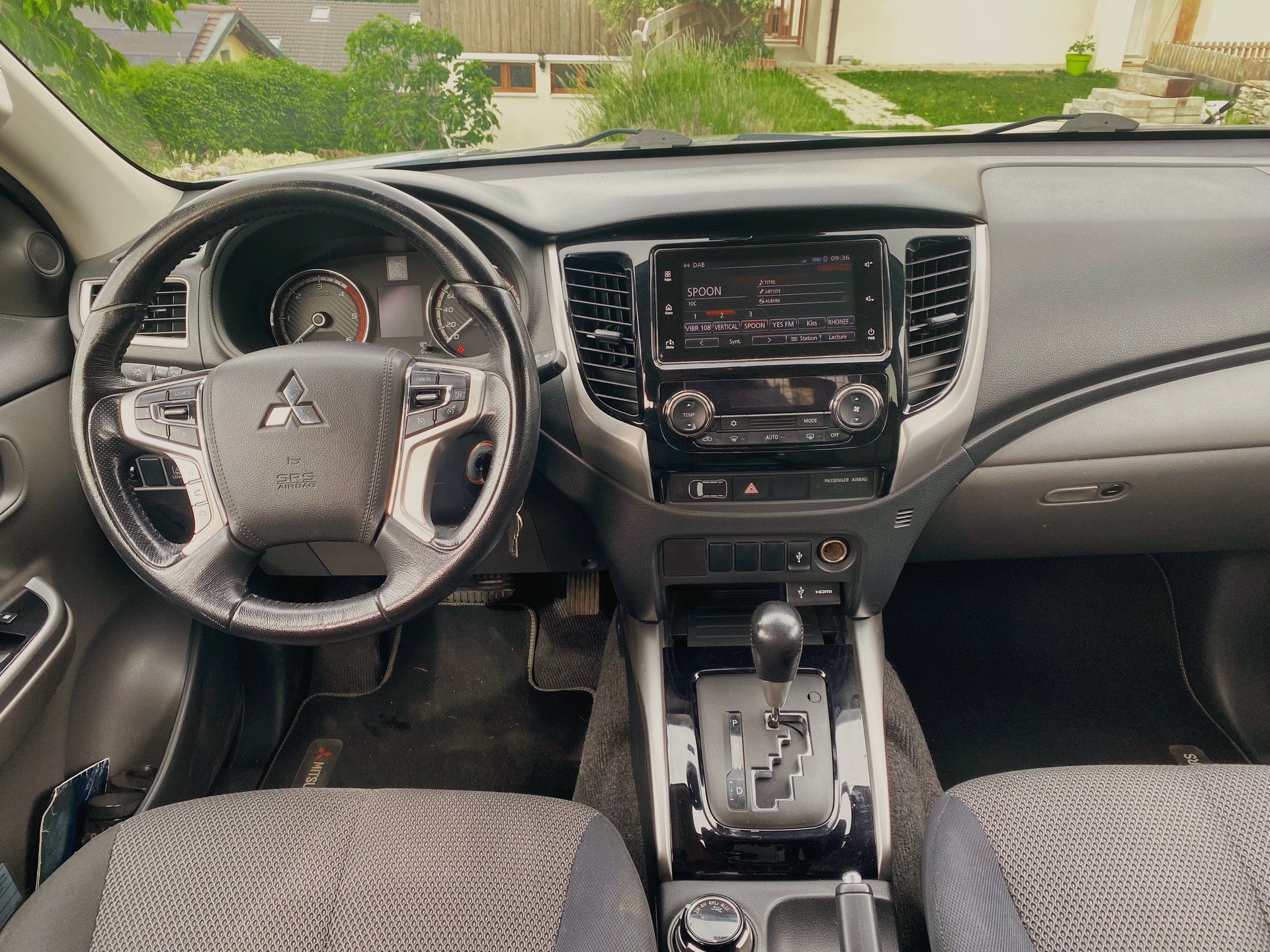 MITSUBISHI 2.4 DID 181 4x4 Style-image-4