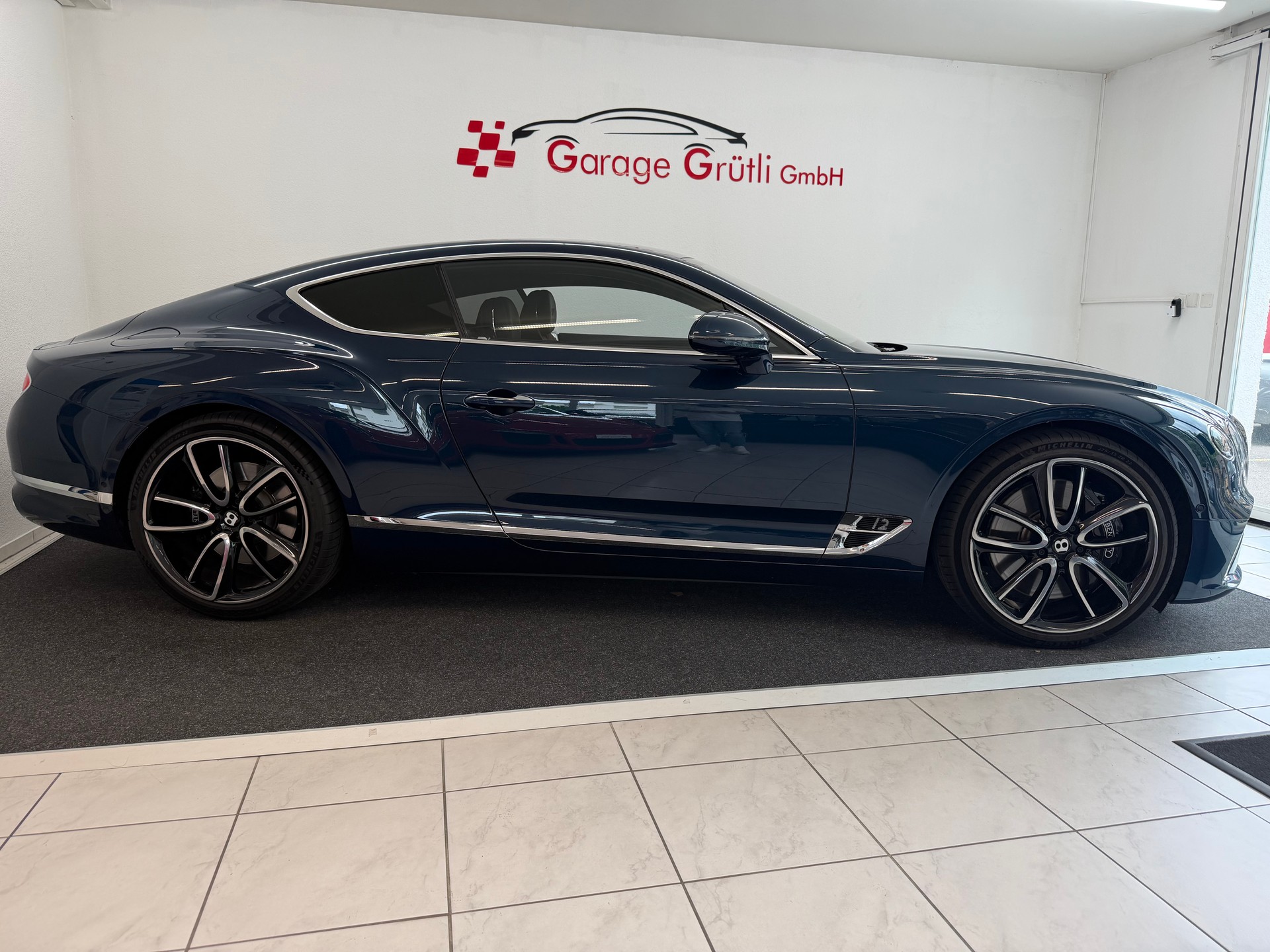 BENTLEY Continental GT 6.0 W12-showroom-element-2