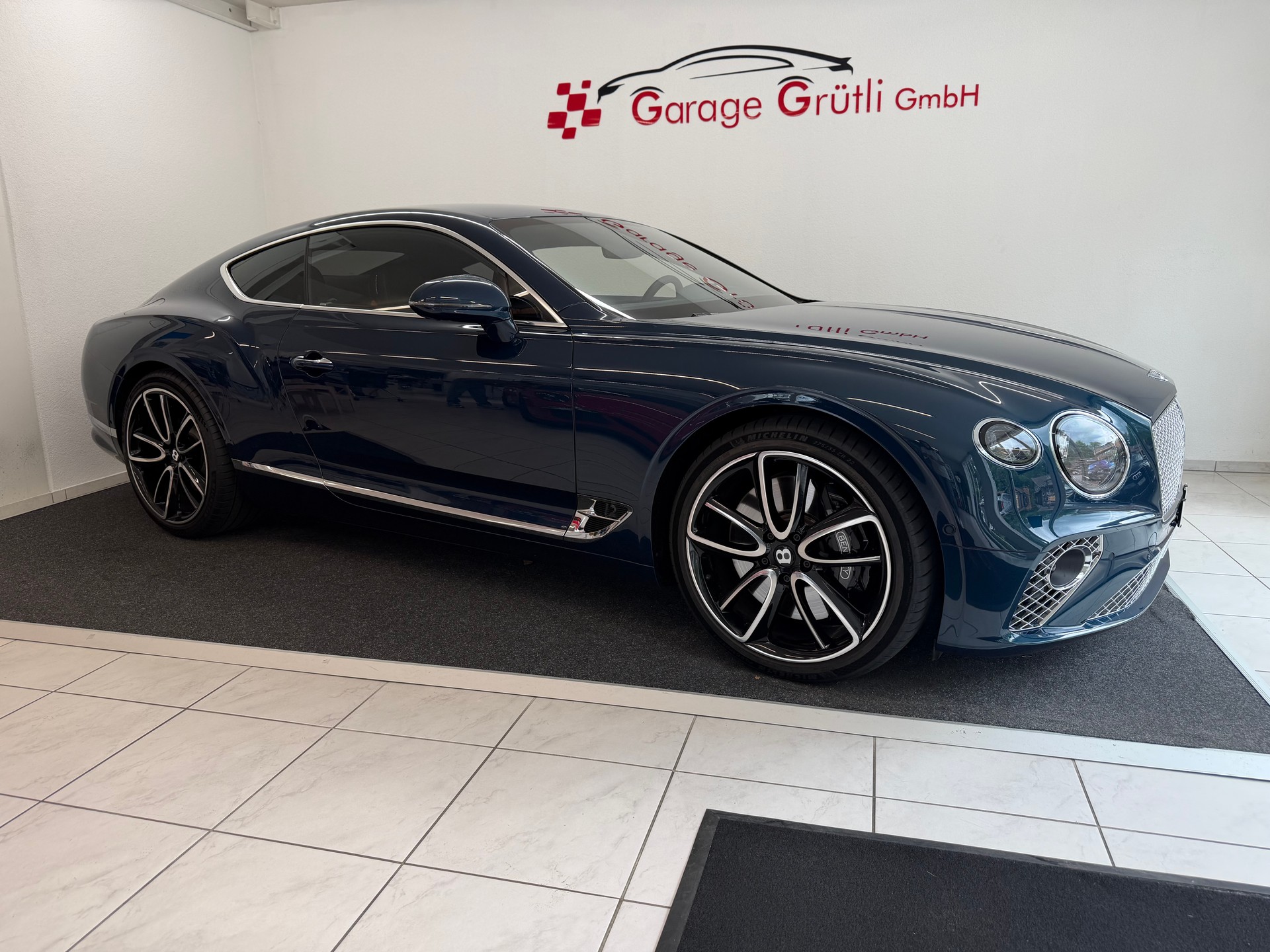 BENTLEY Continental GT 6.0 W12-showroom-element-1