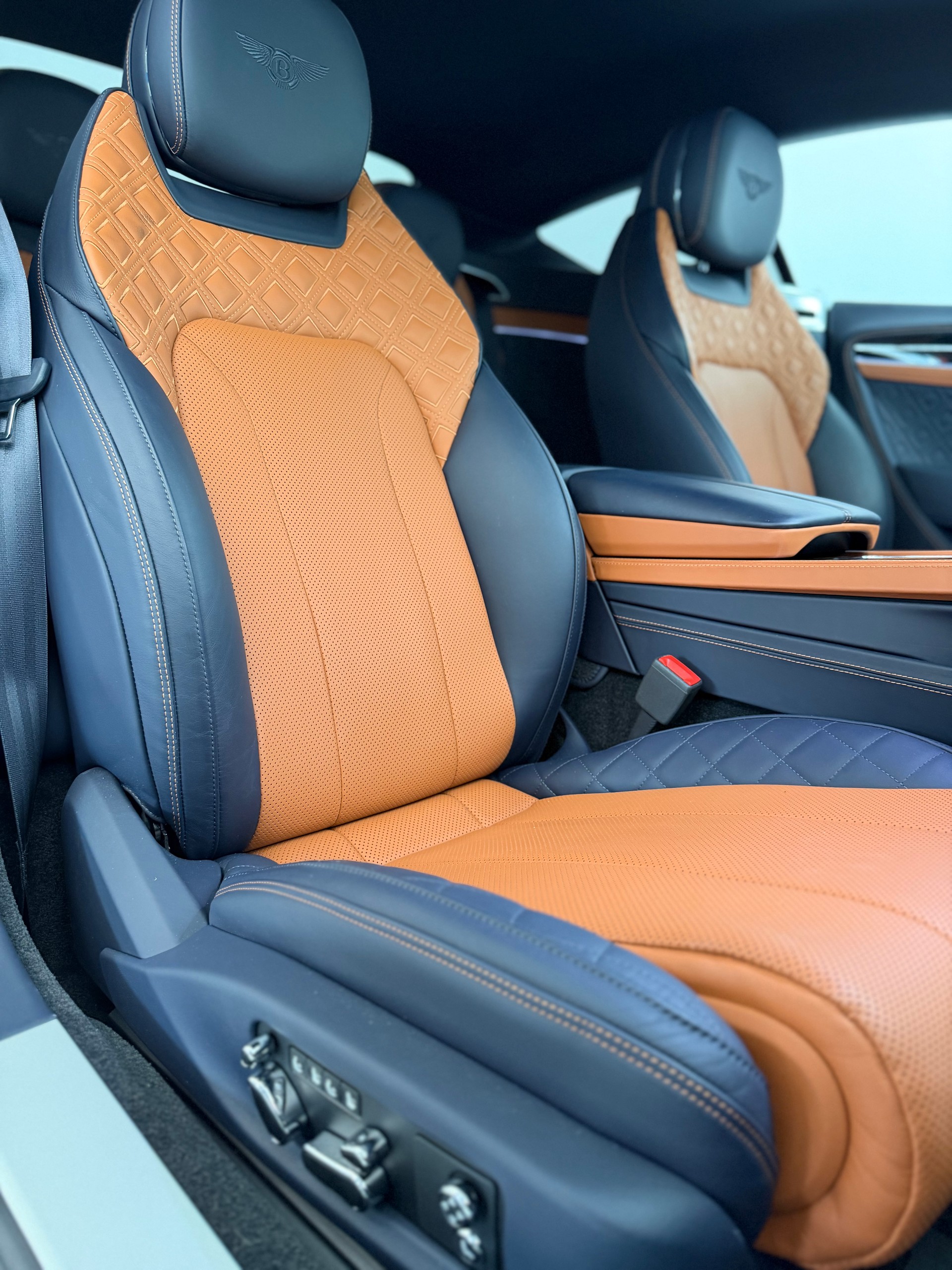 BENTLEY Continental GT 6.0 W12-image-12
