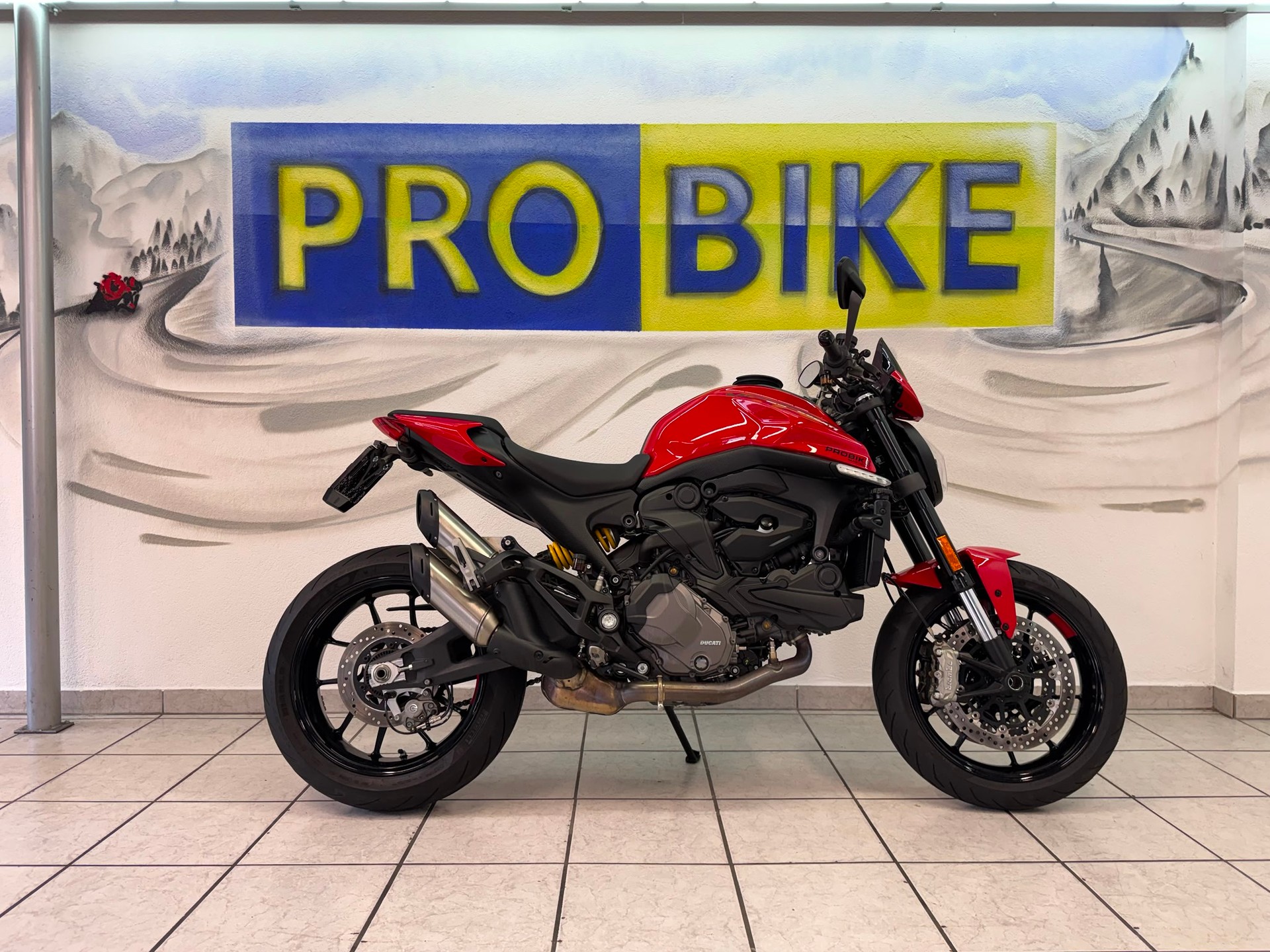 DUCATI Monster + 937-showroom-element-1